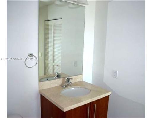 79 SW 12th St Unit: 2203-S