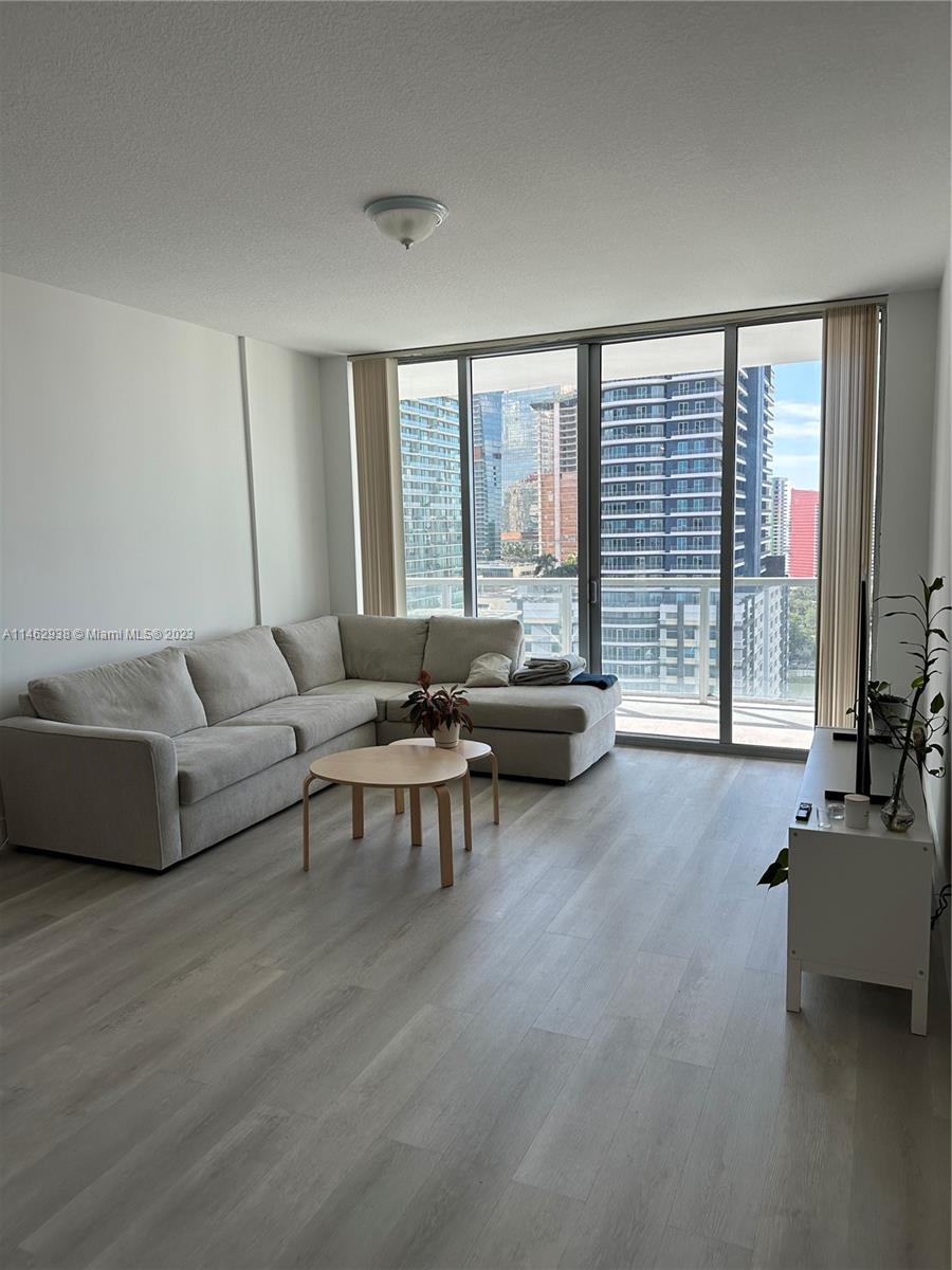 79 SW 12th St Unit: 2203-S