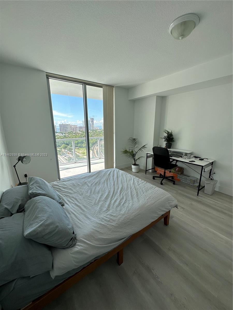 79 SW 12th St Unit: 2203-S