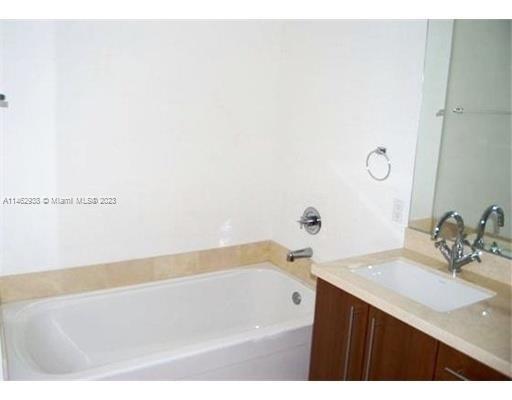 79 SW 12th St Unit: 2203-S