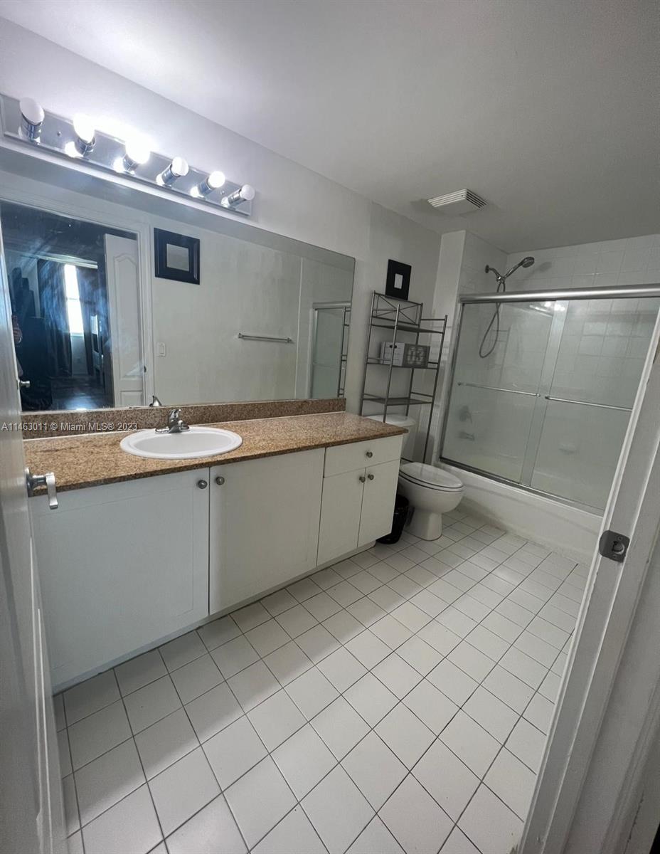 117 NW 42nd Ave # 1401