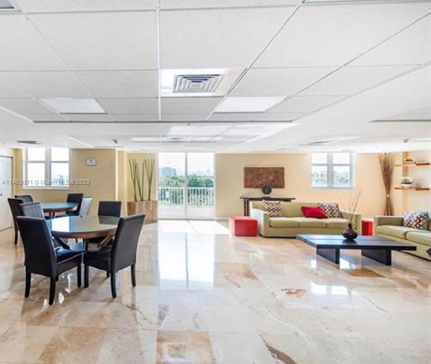 117 NW 42nd Ave # 1401