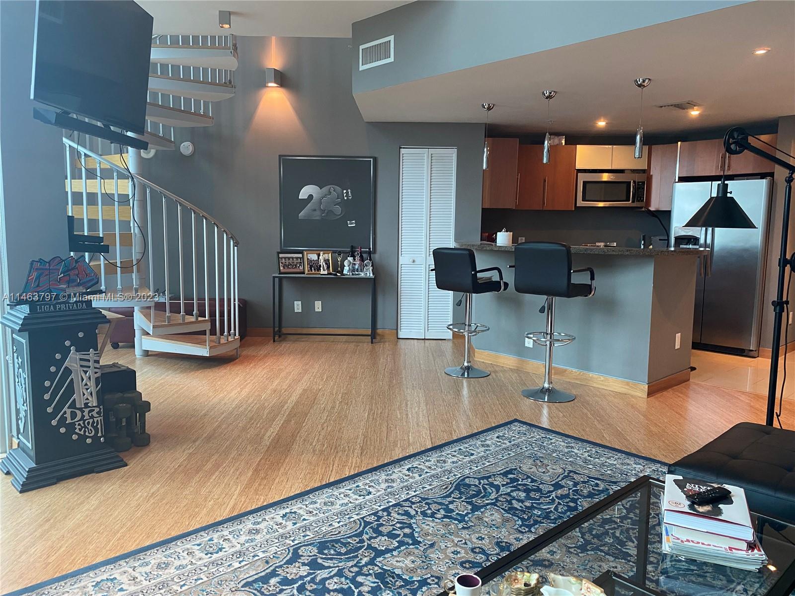300 S Biscayne Blvd # 620 Unit: L-620