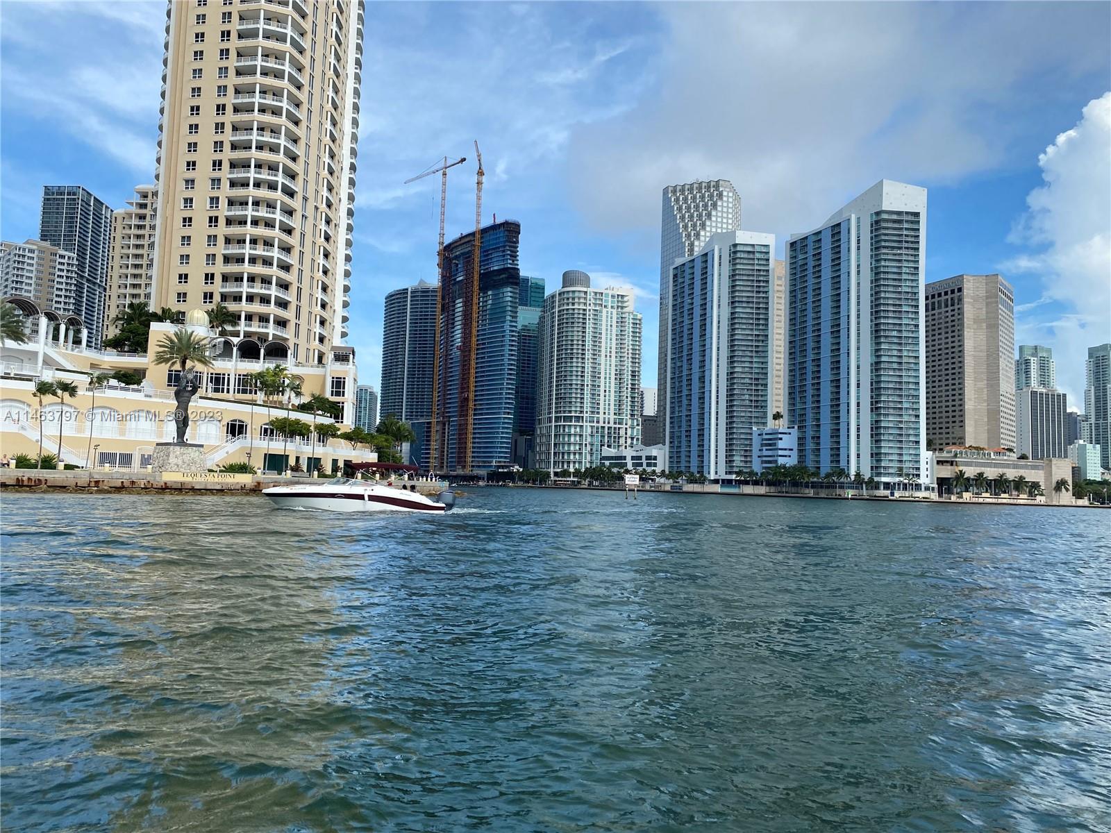 300 S Biscayne Blvd # 620 Unit: L-620