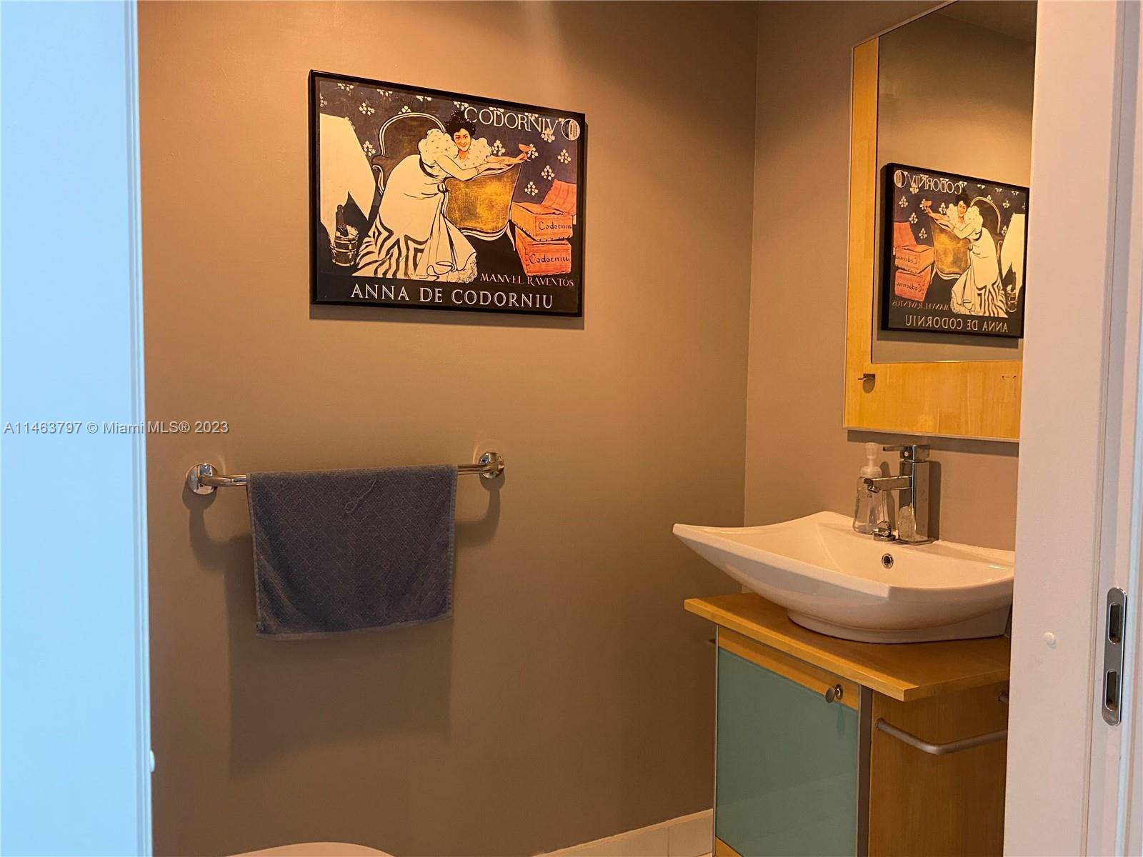 300 S Biscayne Blvd # 620 Unit: L-620
