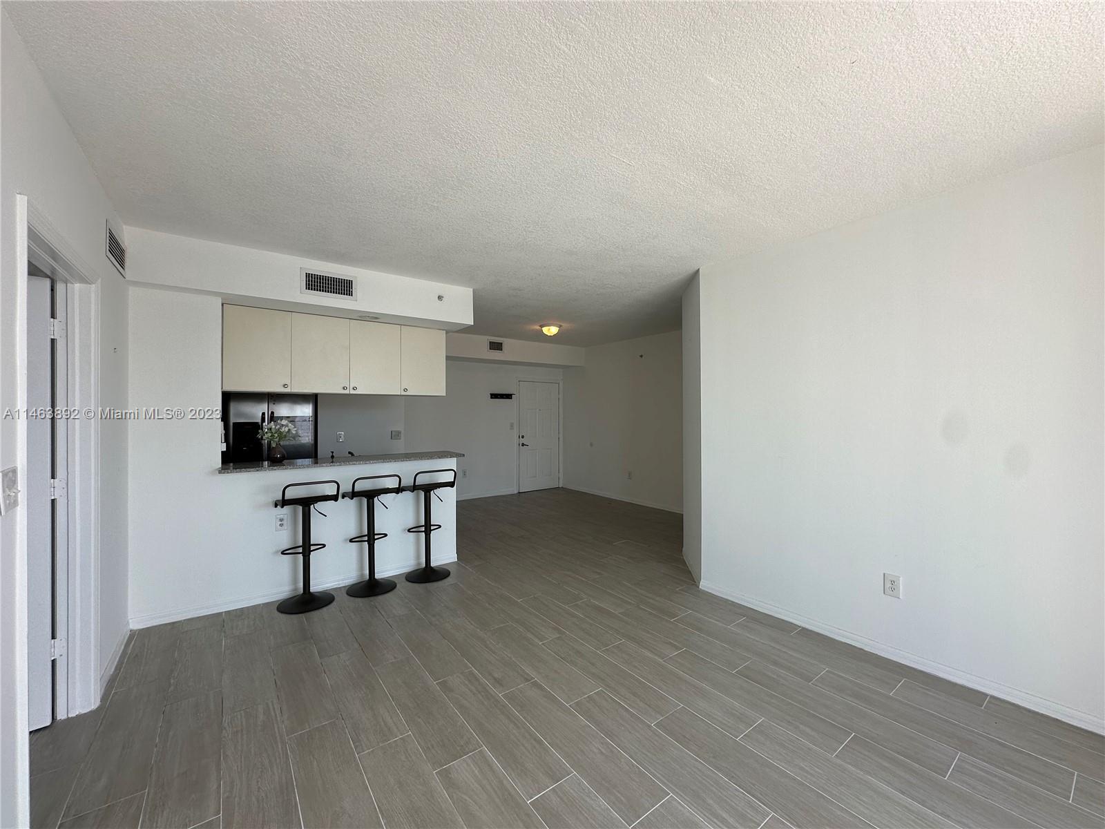 275 NE 18 ST # 2105