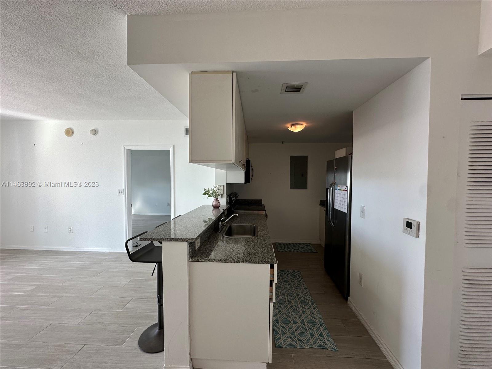 275 NE 18 ST # 2105