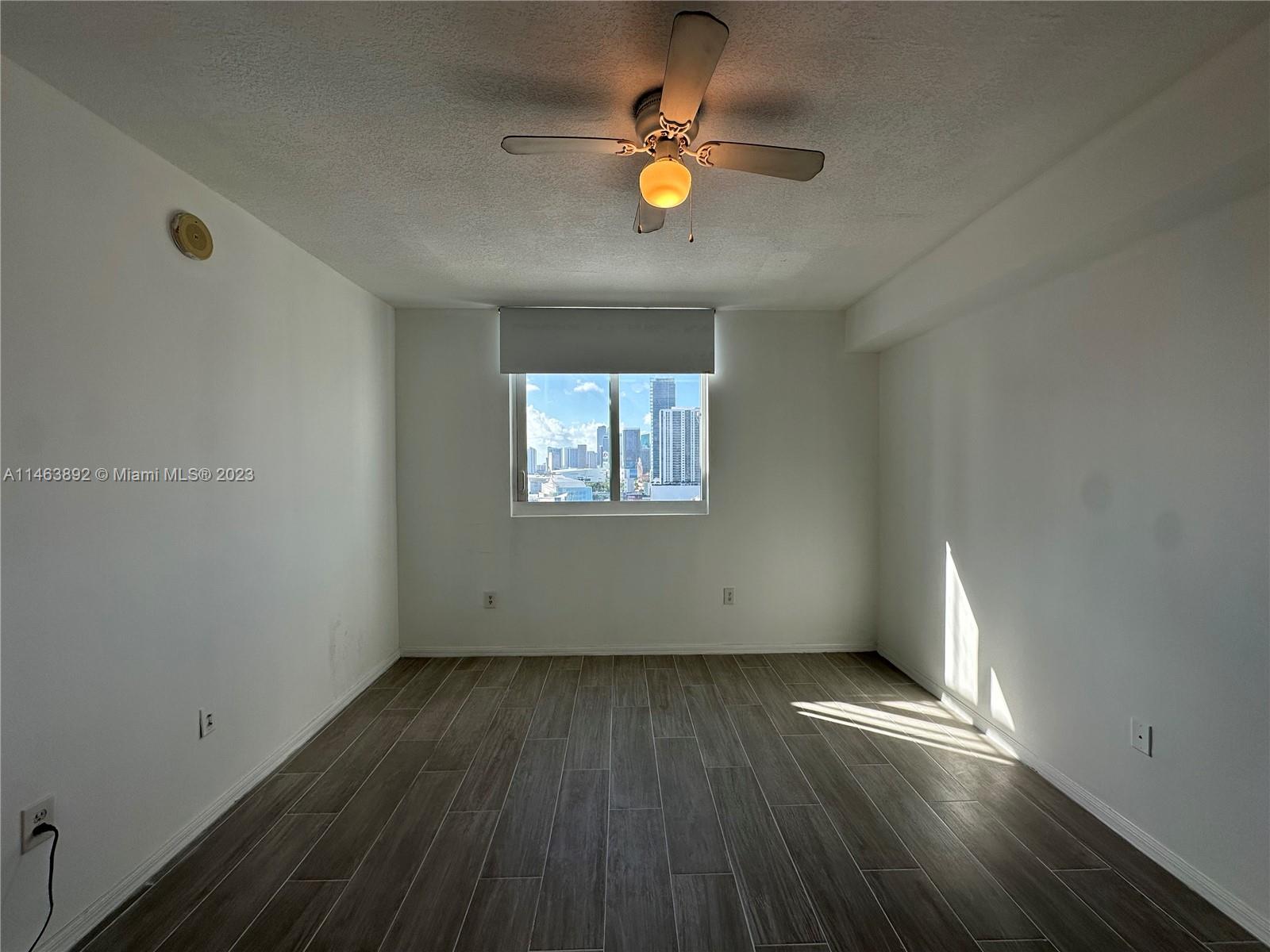 275 NE 18 ST # 2105