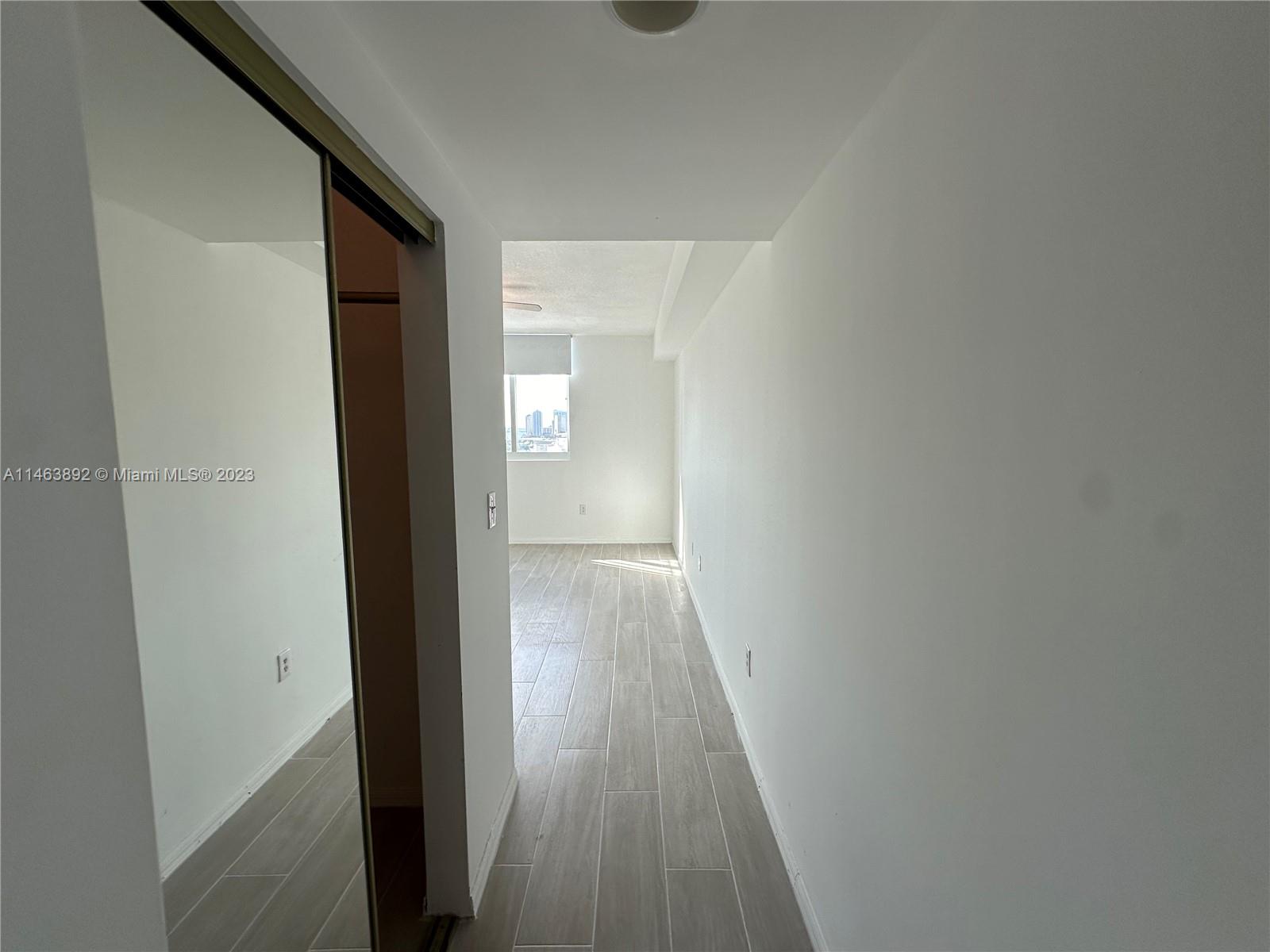 275 NE 18 ST # 2105