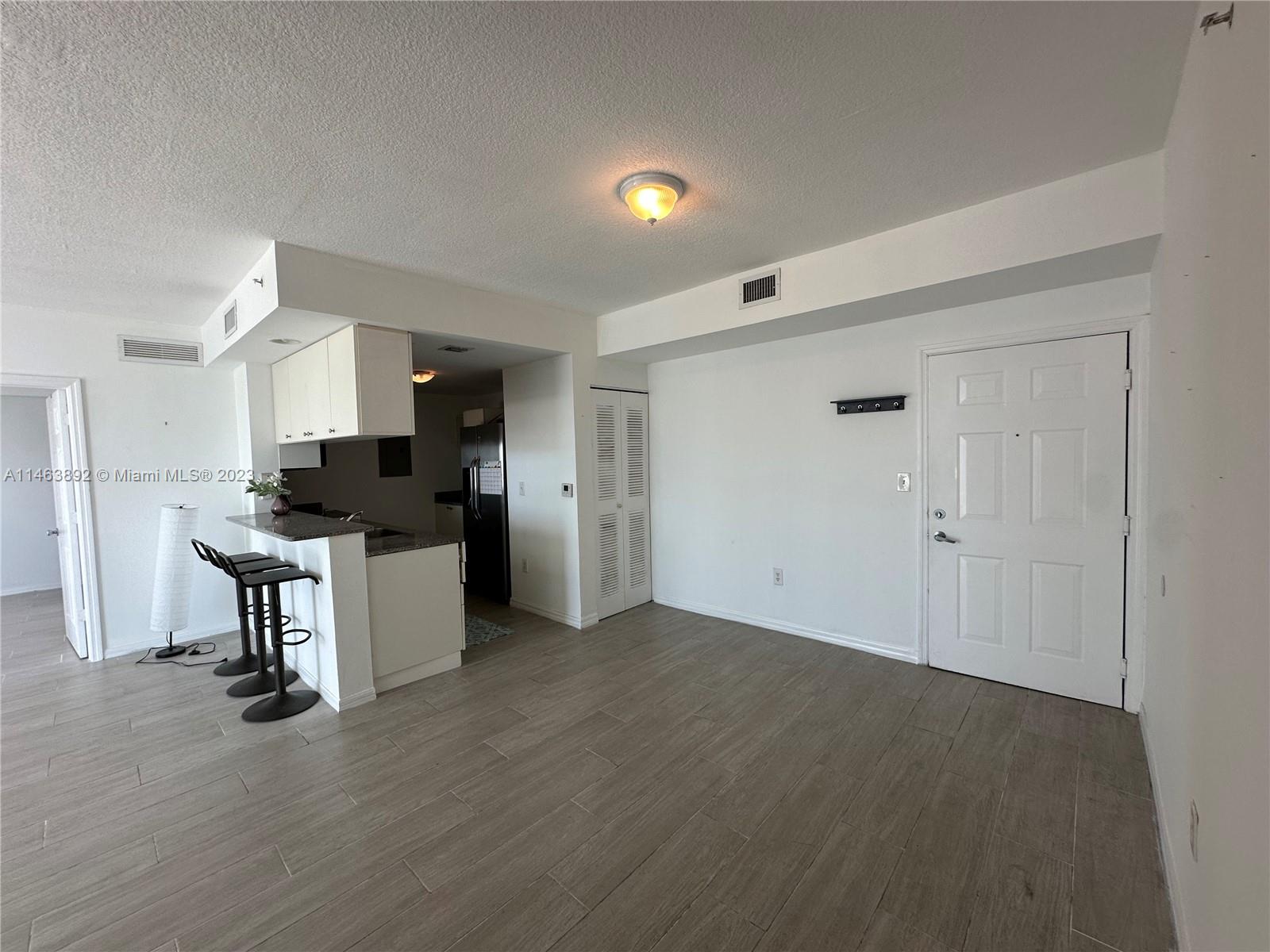 275 NE 18 ST # 2105