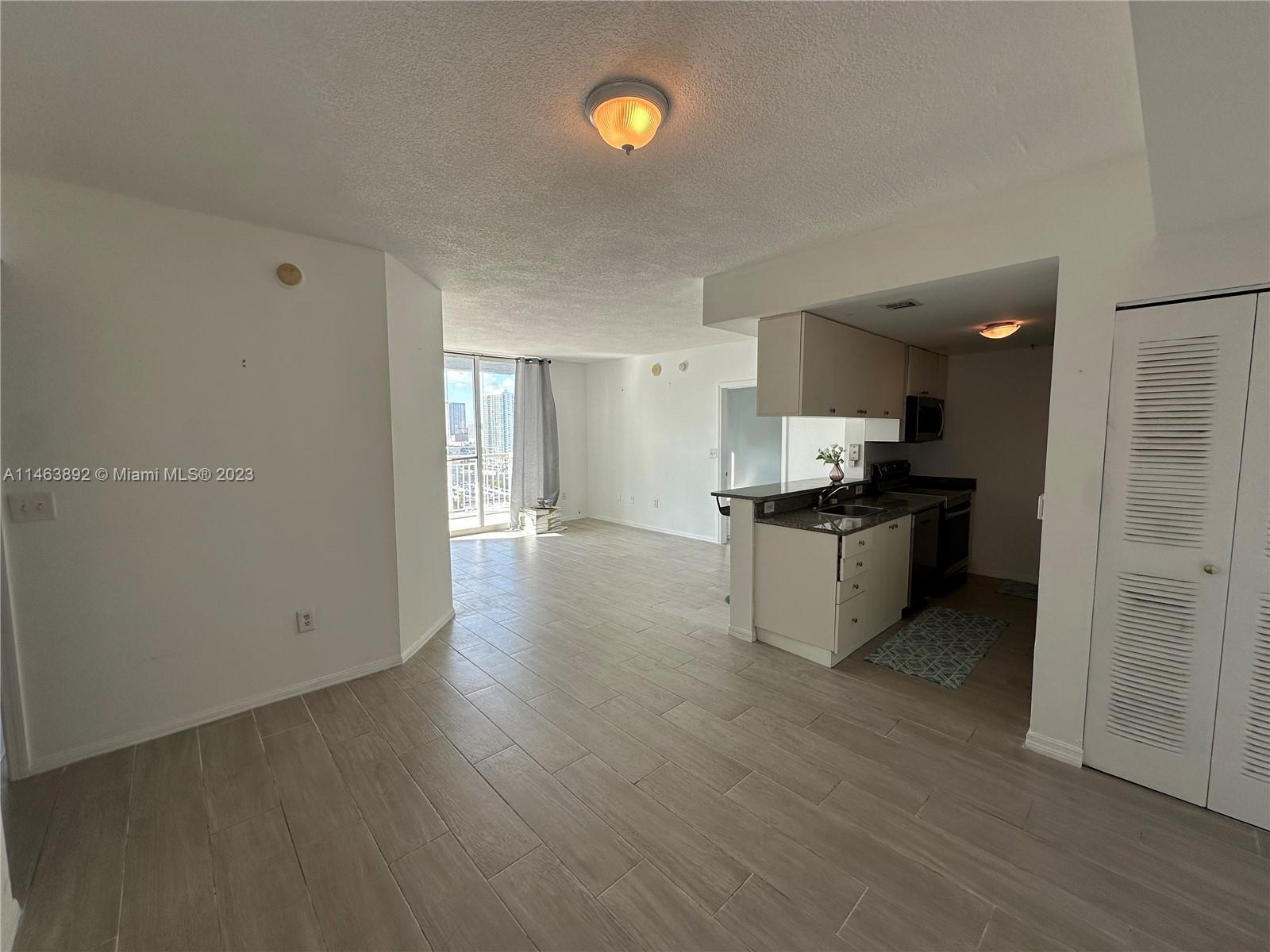 275 NE 18 ST # 2105