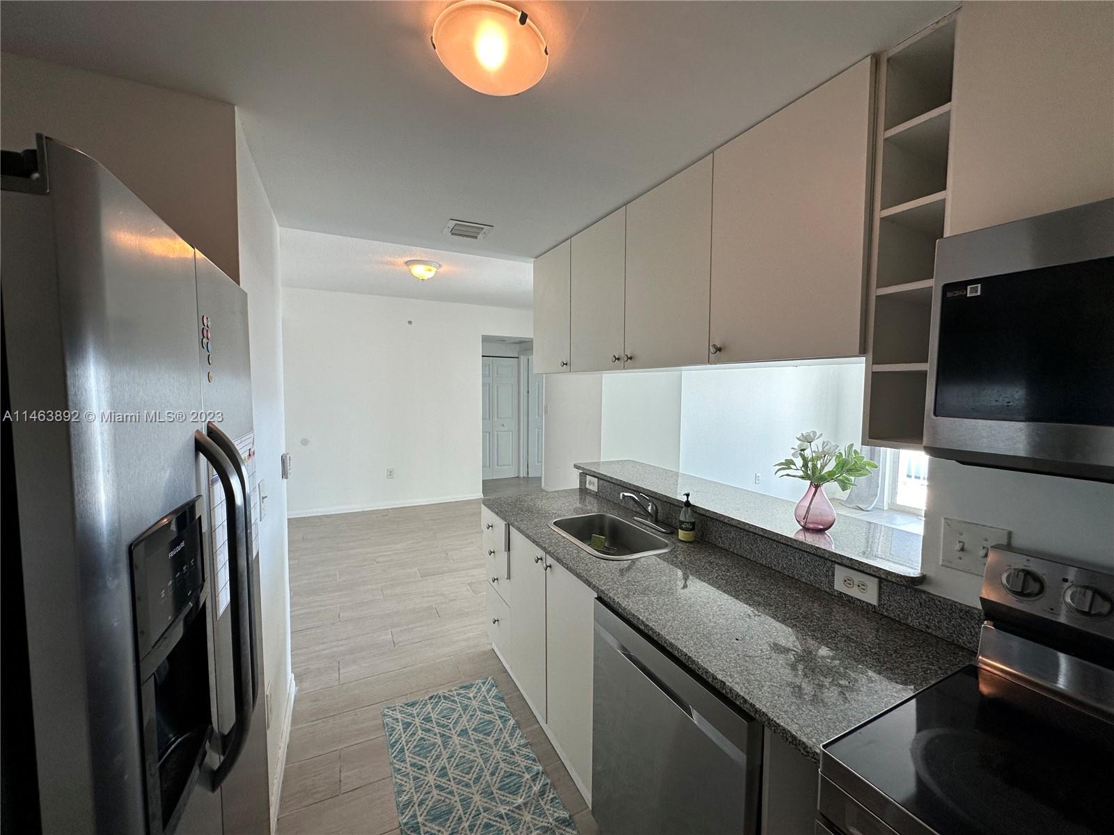 275 NE 18 ST # 2105