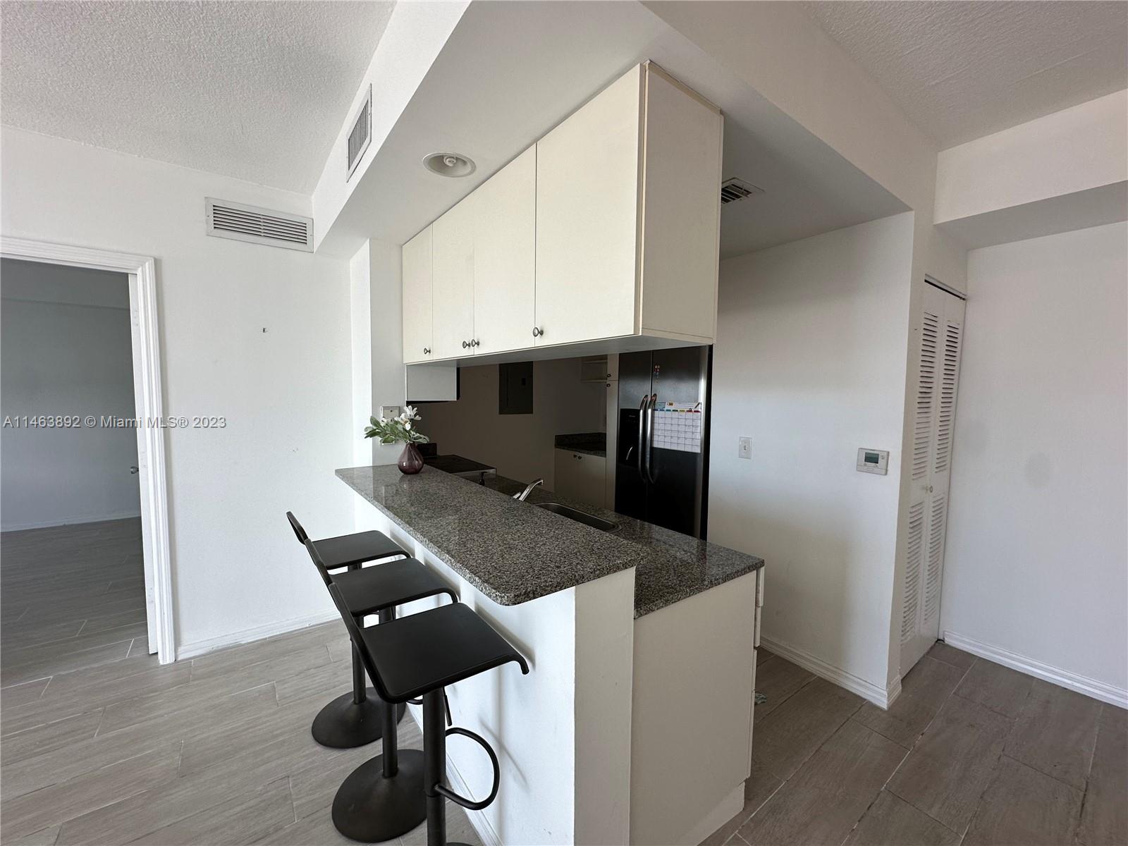 275 NE 18 ST # 2105