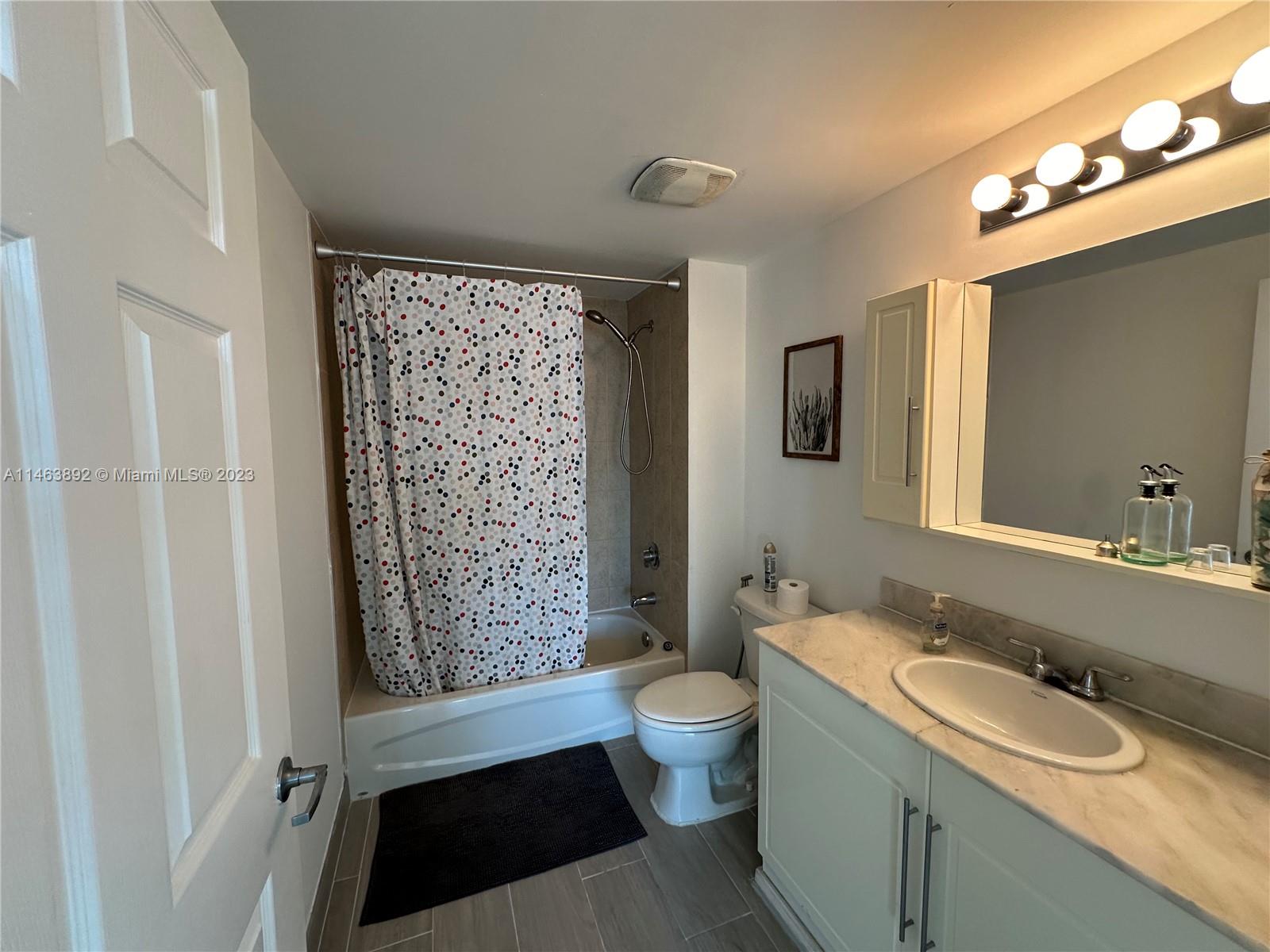 275 NE 18 ST # 2105