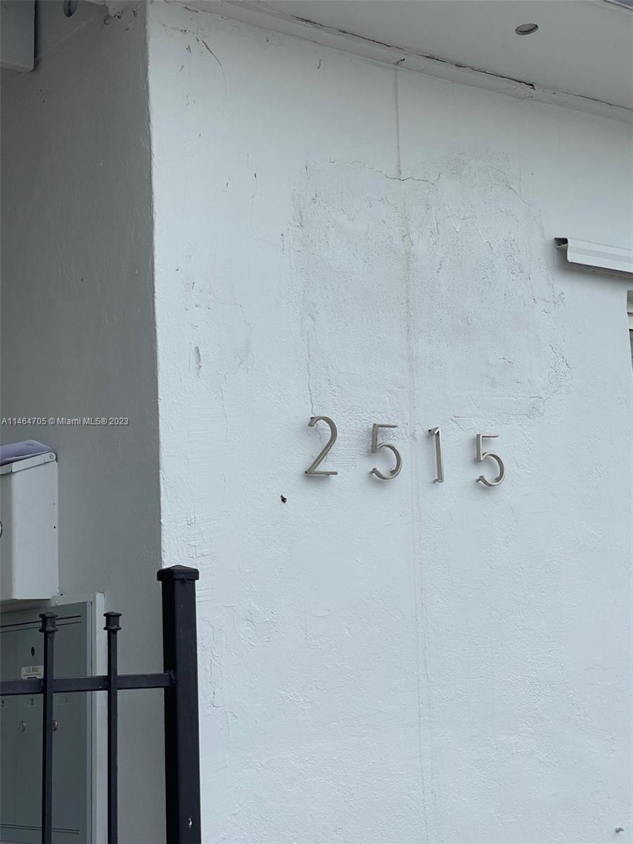 2515 NW 52nd St # 1