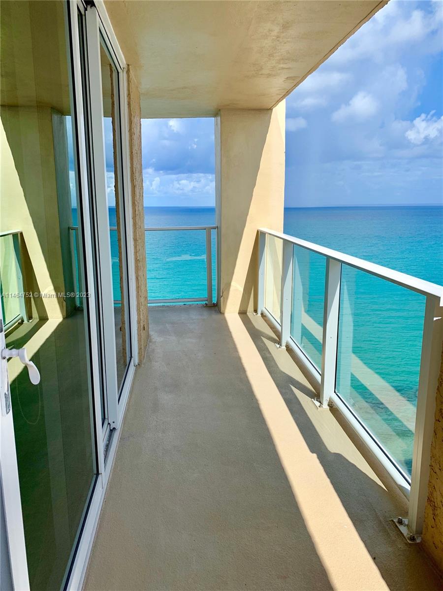 5440 N Ocean Dr Unit: PH107