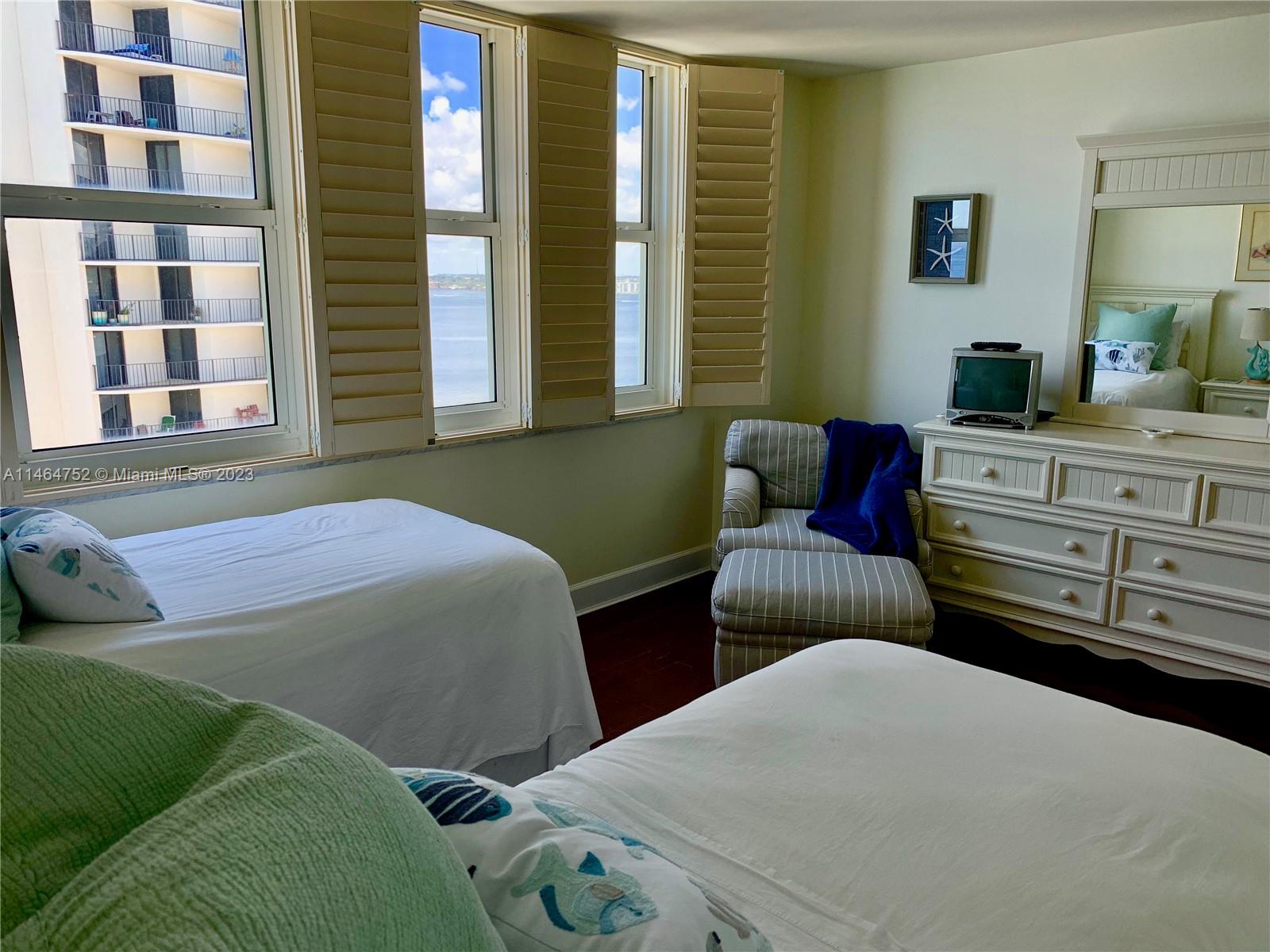 5440 N Ocean Dr Unit: PH107