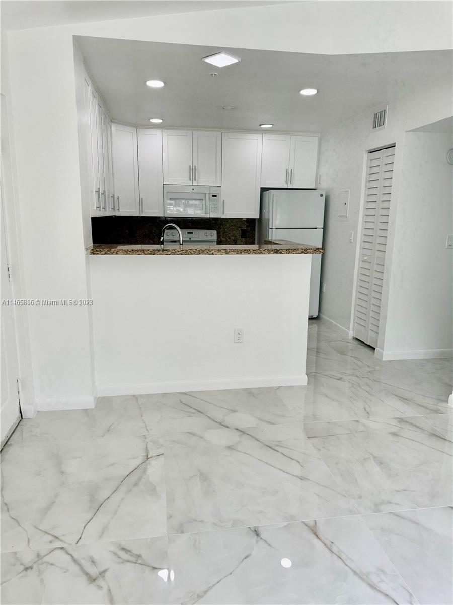 2113 Renaissance Blvd # 208