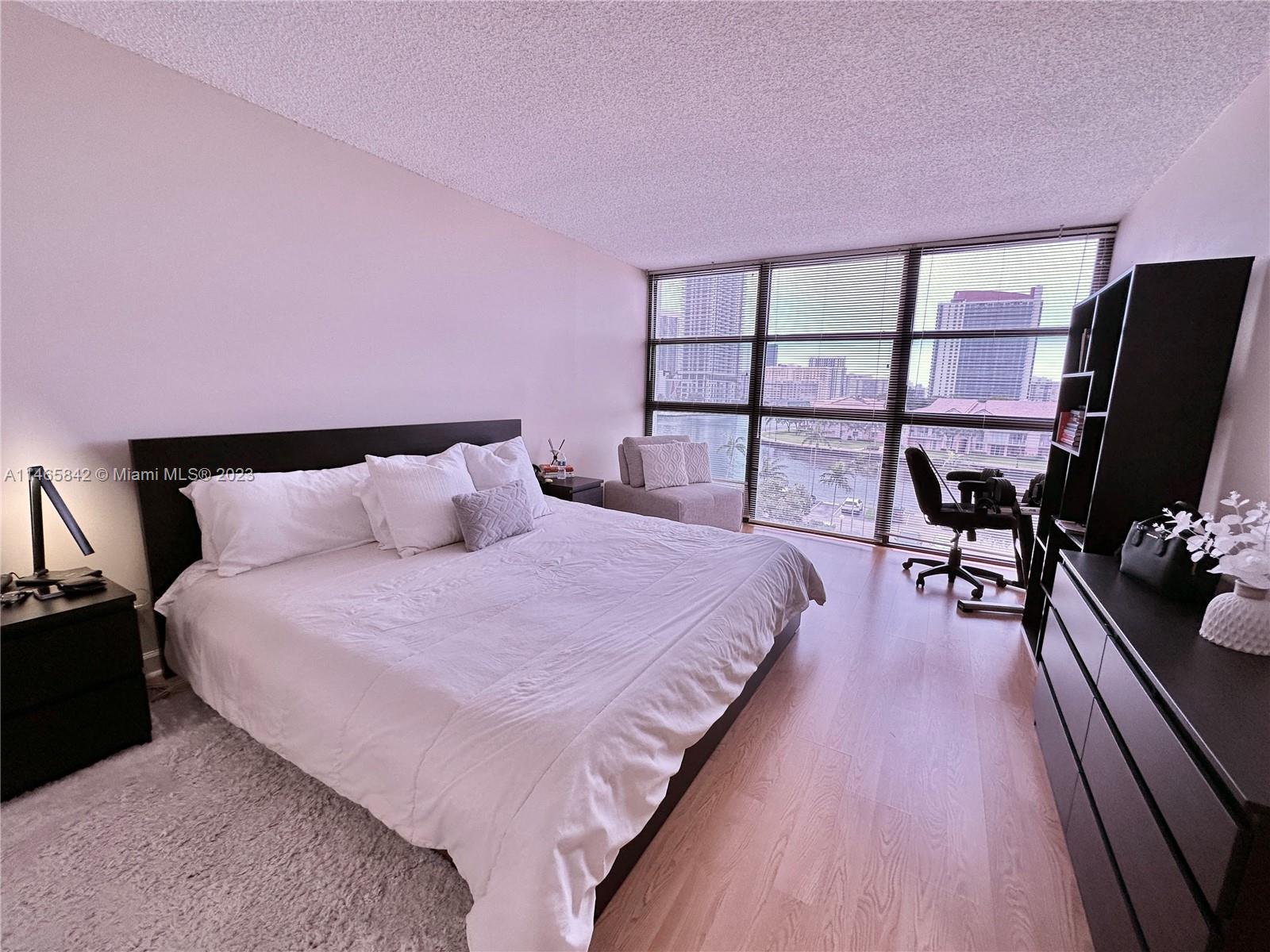 200 Leslie Dr # 530
