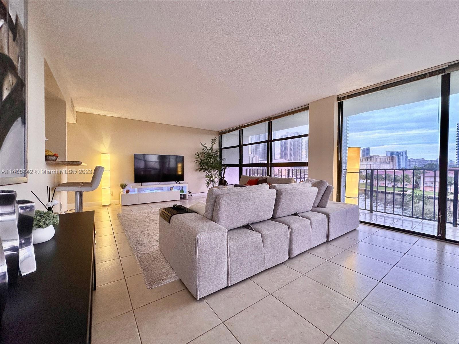 200 Leslie Dr # 530