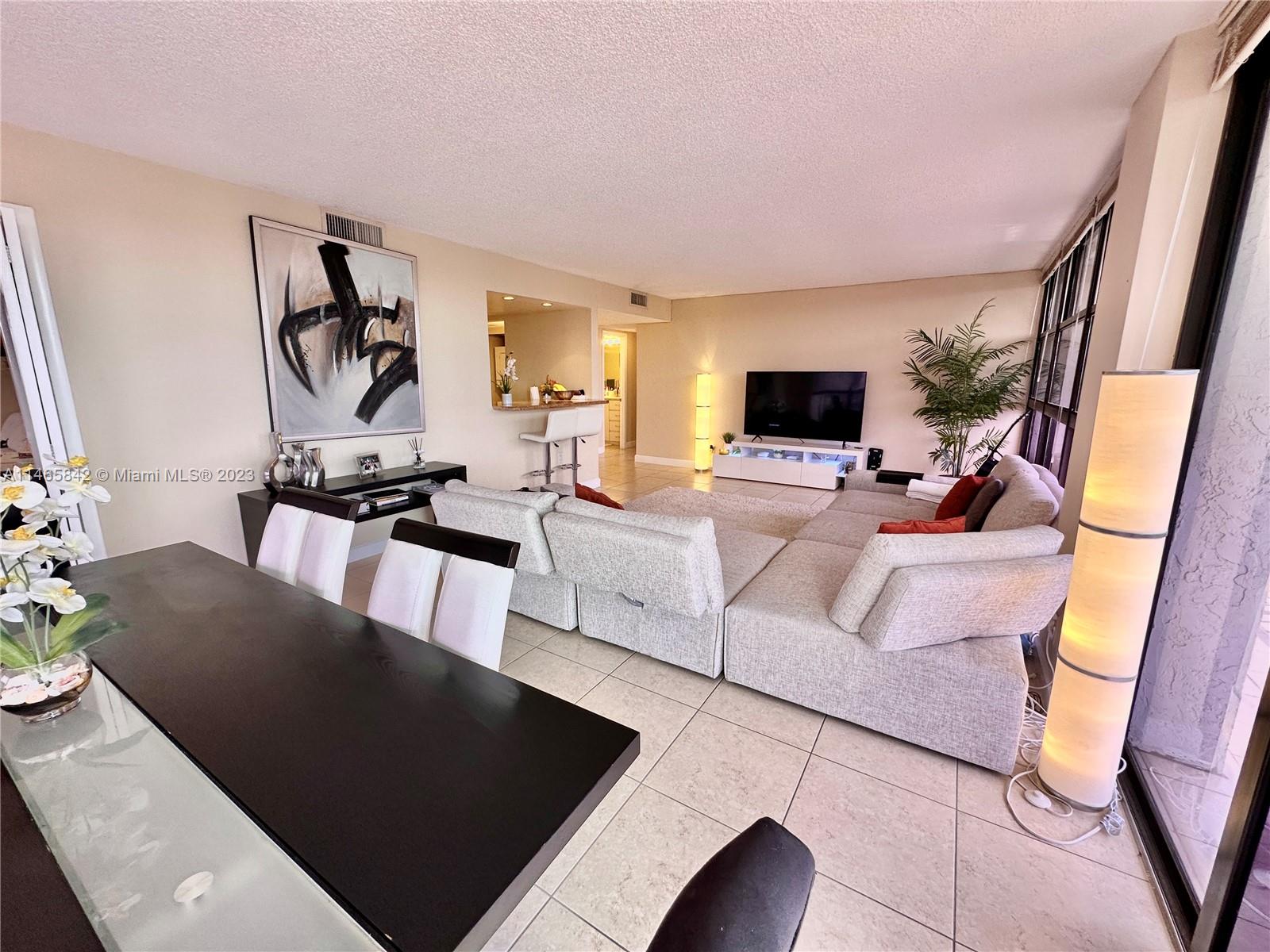 200 Leslie Dr # 530