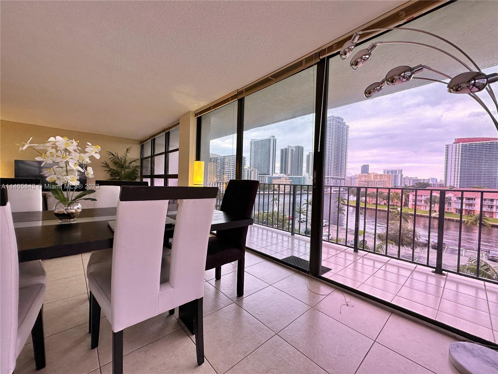200 Leslie Dr # 530