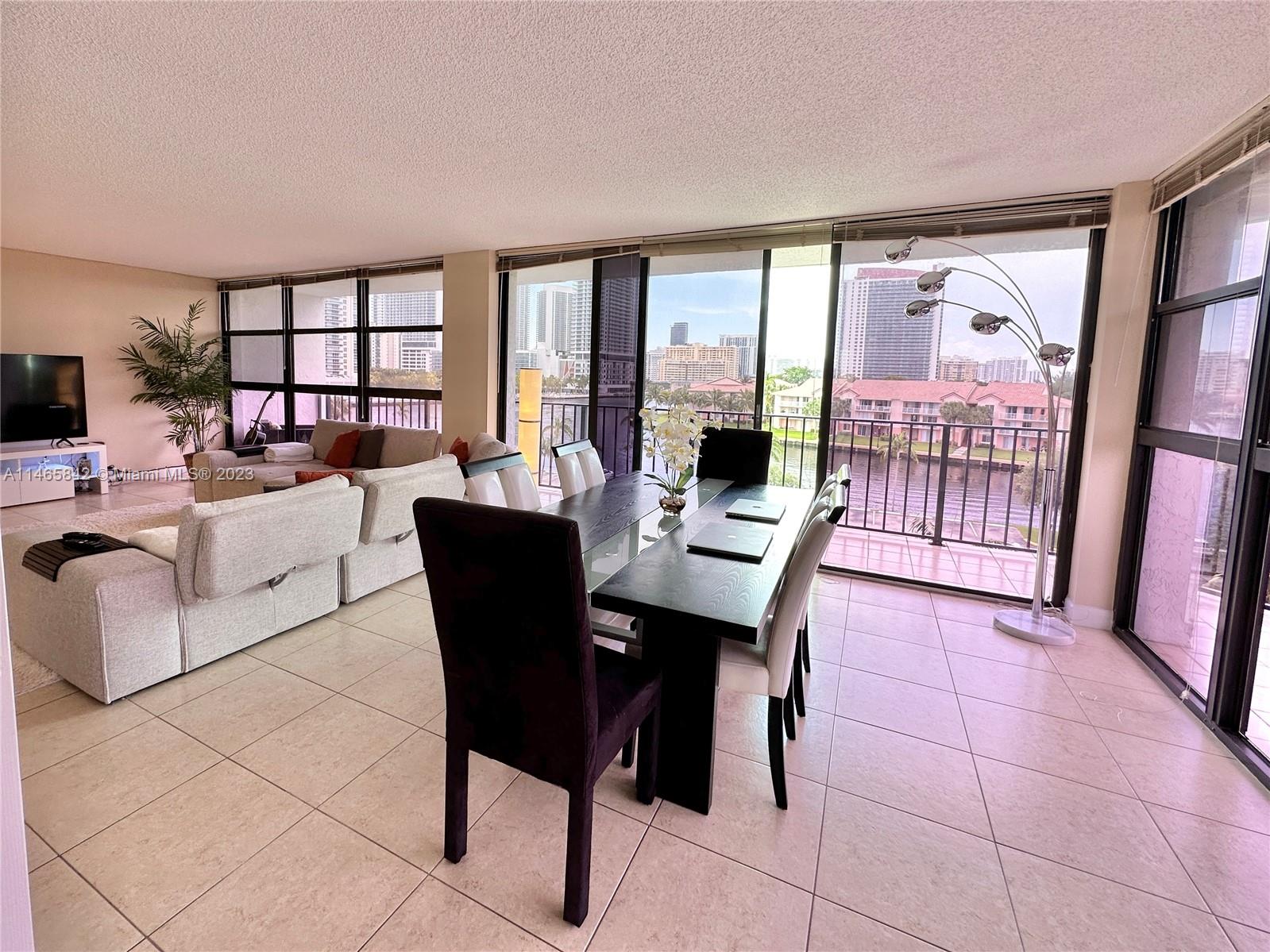 200 Leslie Dr # 530