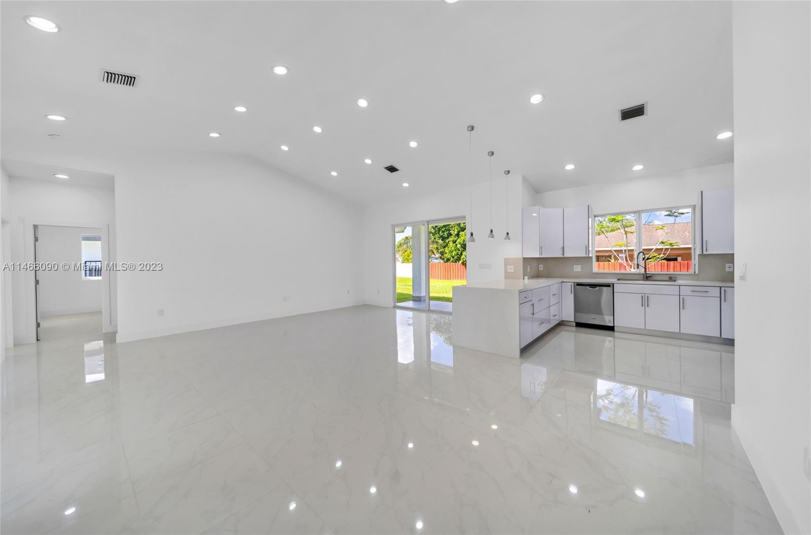 15640 NW 39th Ct Unit: 15640