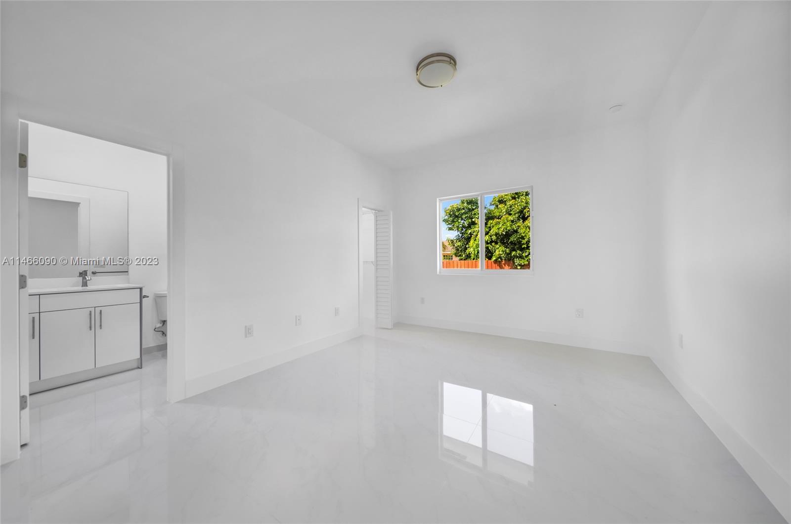 15640 NW 39th Ct Unit: 15640