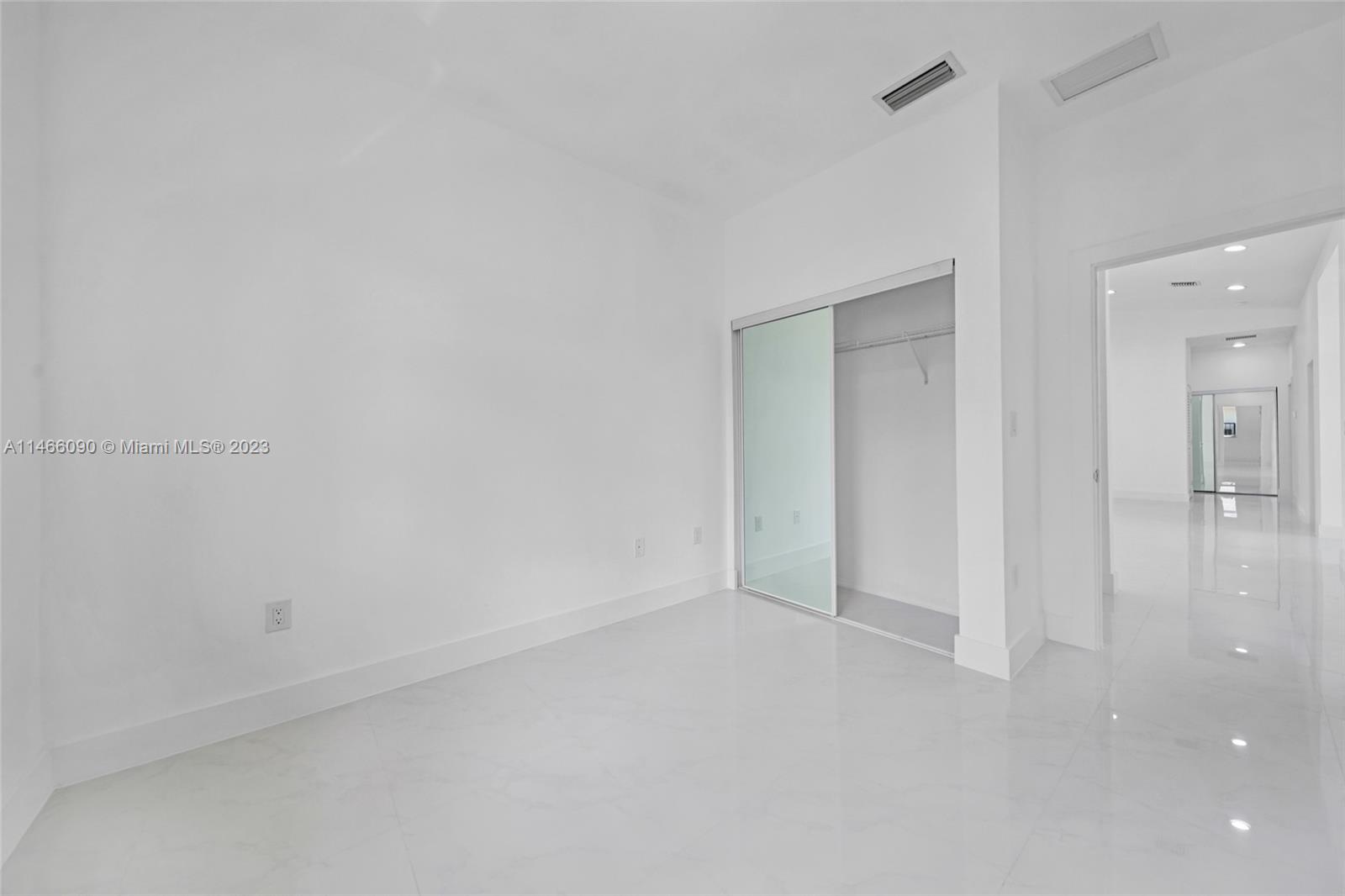 15640 NW 39th Ct Unit: 15640