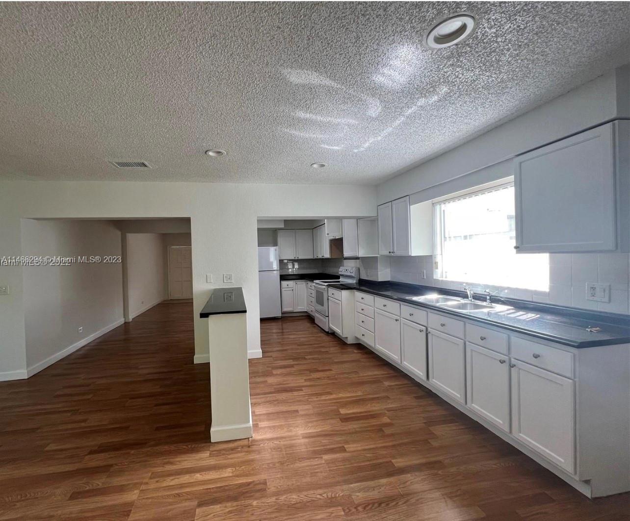 120 SW 51st Ave