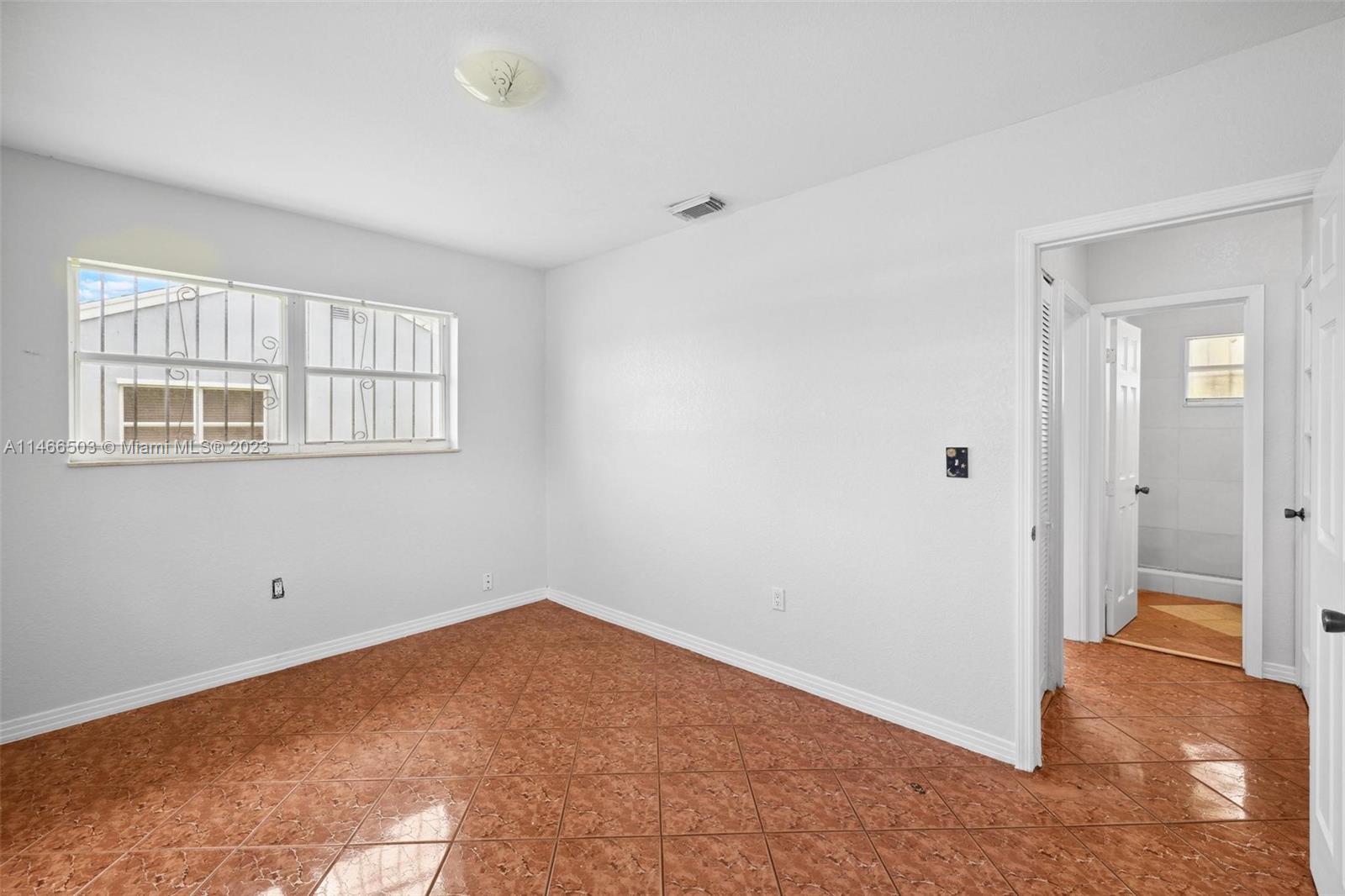1700 NW 9th Ct