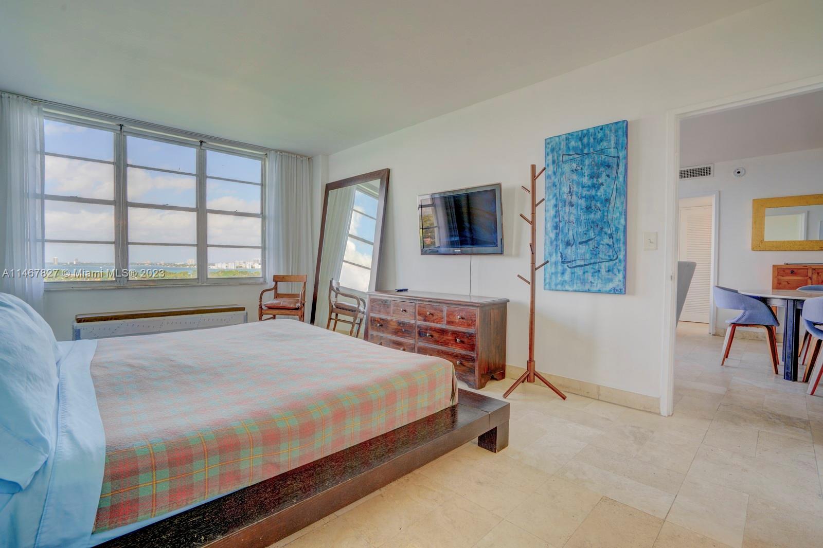 5700 Collins Ave # 16G