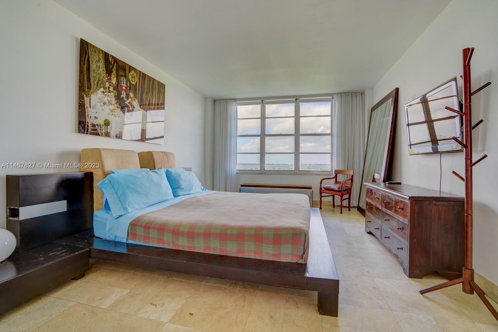 5700 Collins Ave # 16G