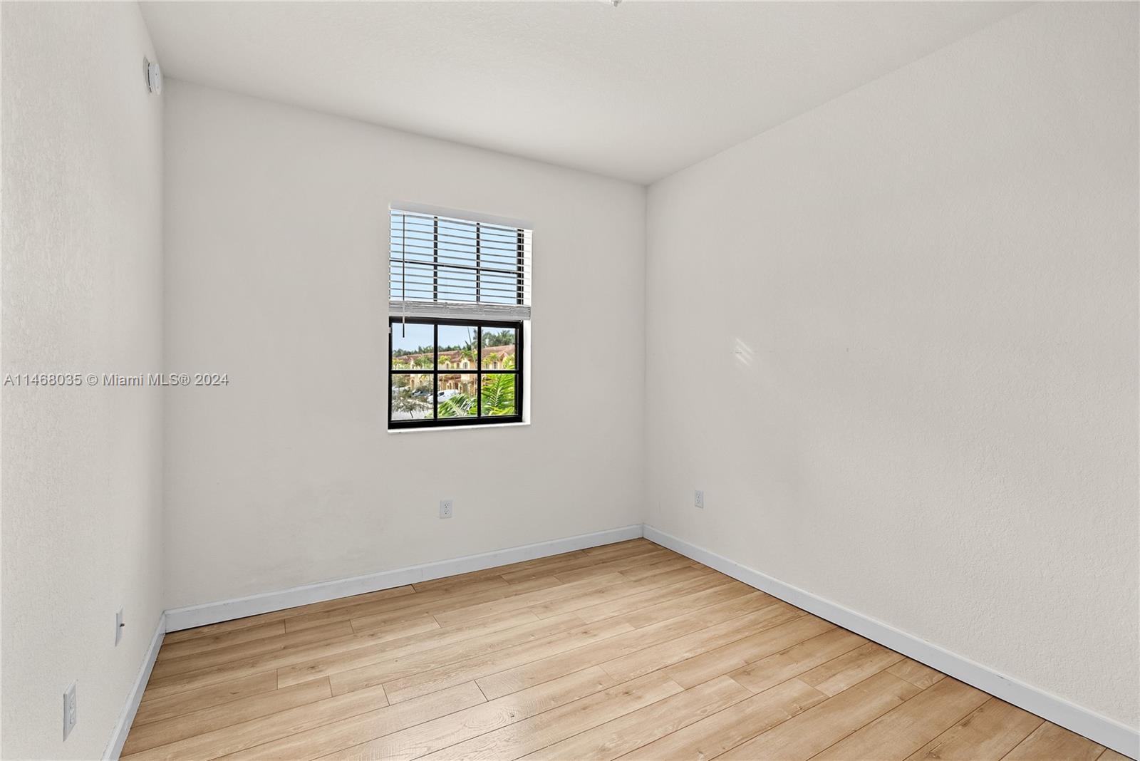 3345 SE 1st St # 3345