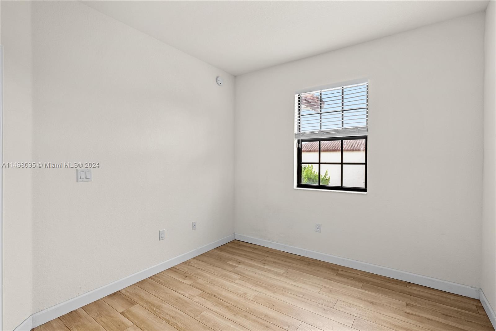 3345 SE 1st St # 3345