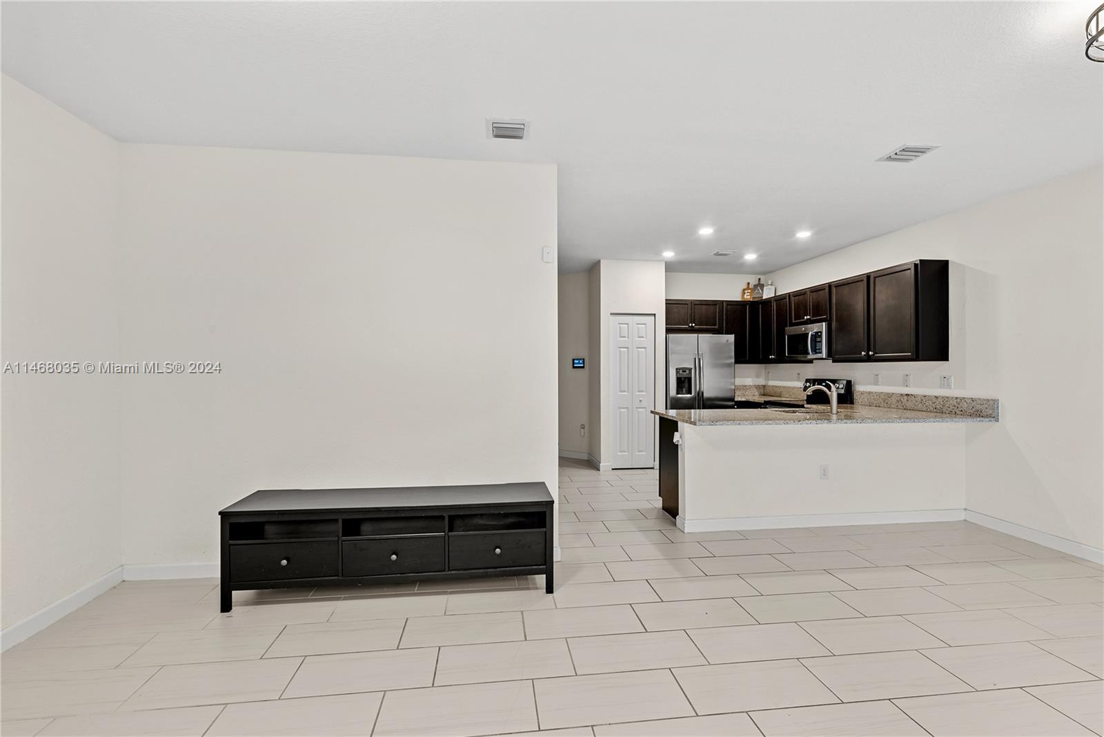 3345 SE 1st St # 3345