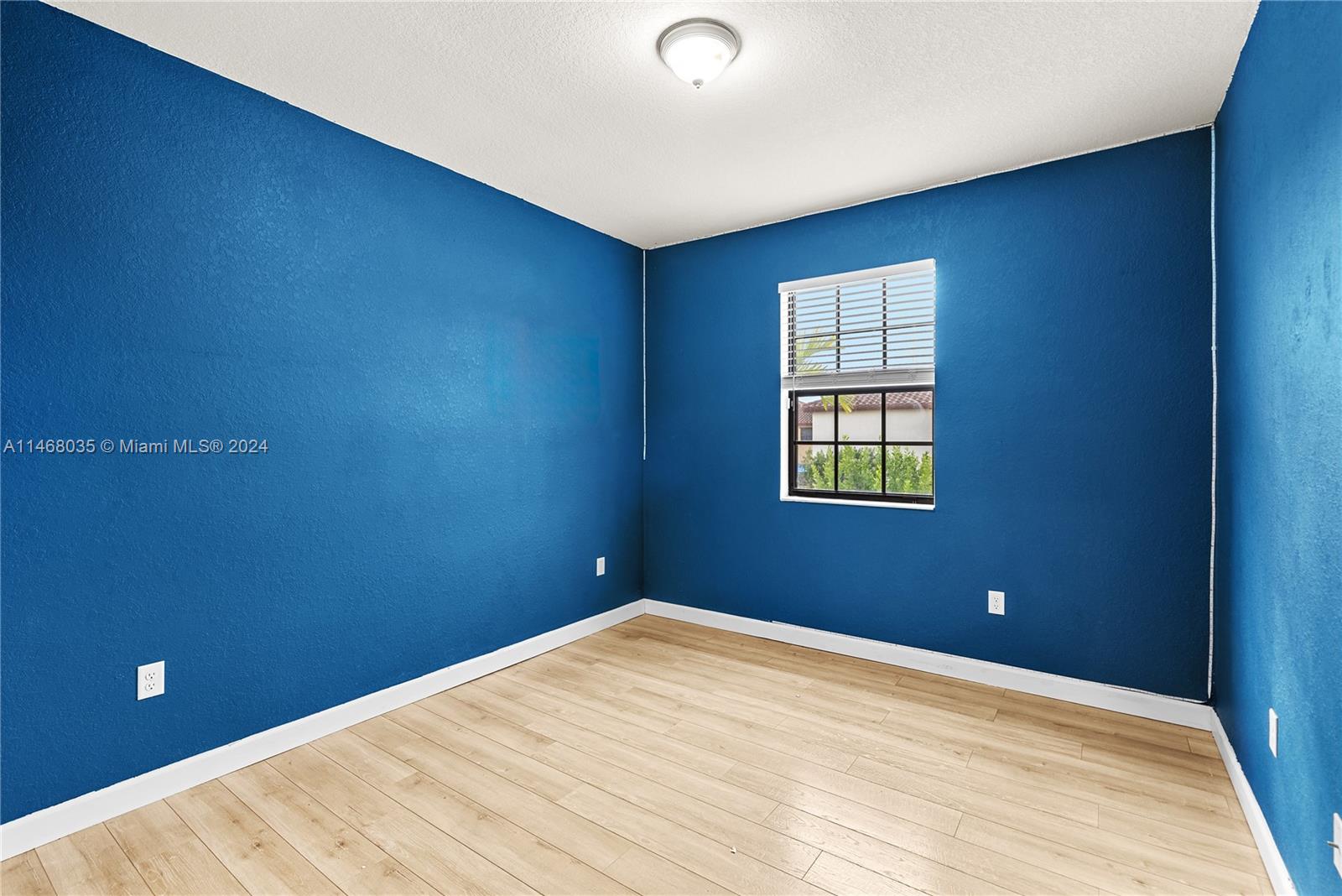 3345 SE 1st St # 3345