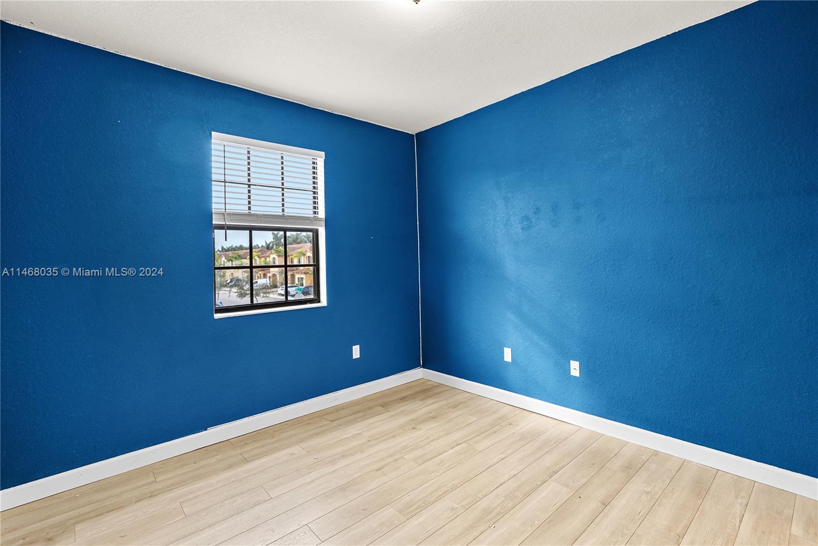 3345 SE 1st St # 3345