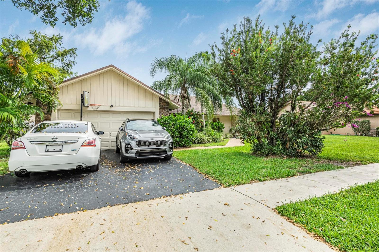 20871 Sugarloaf Ln