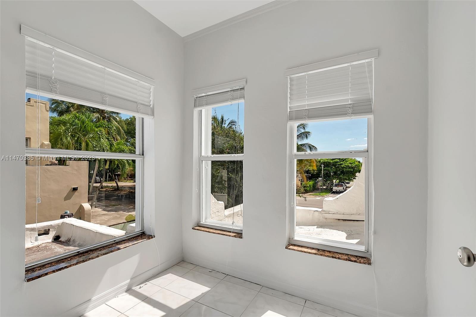 1953 SW 10th St Unit: Top