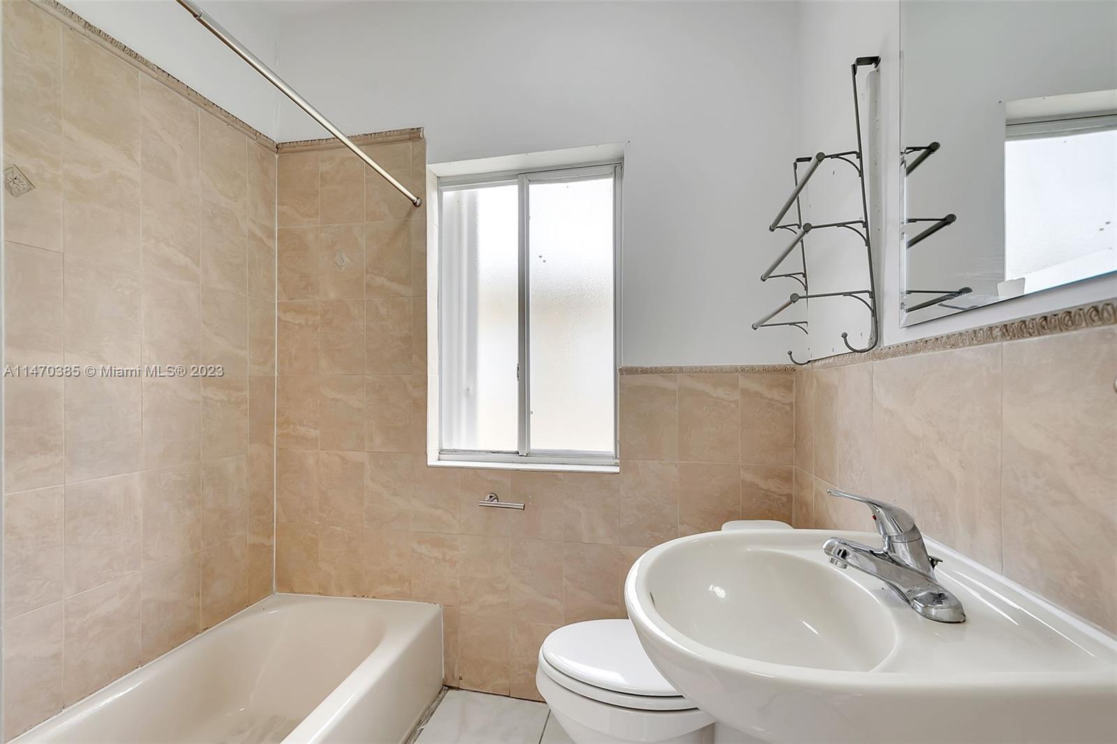 1953 SW 10th St Unit: Top