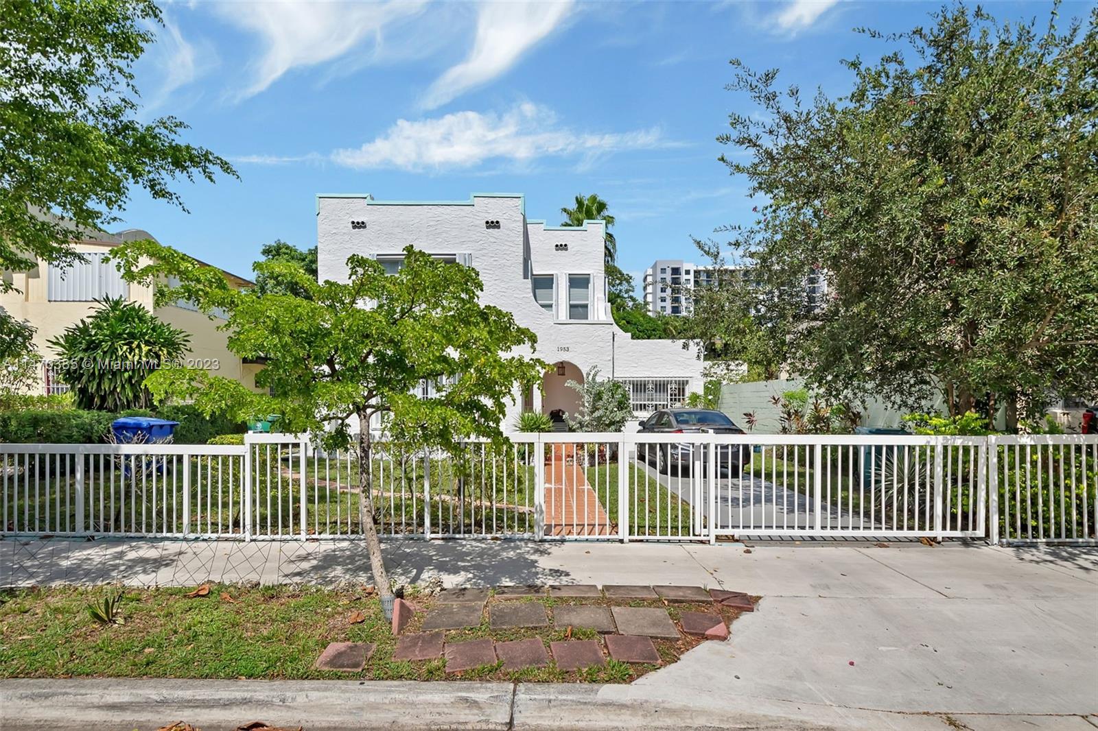 1953 SW 10th St Unit: Top