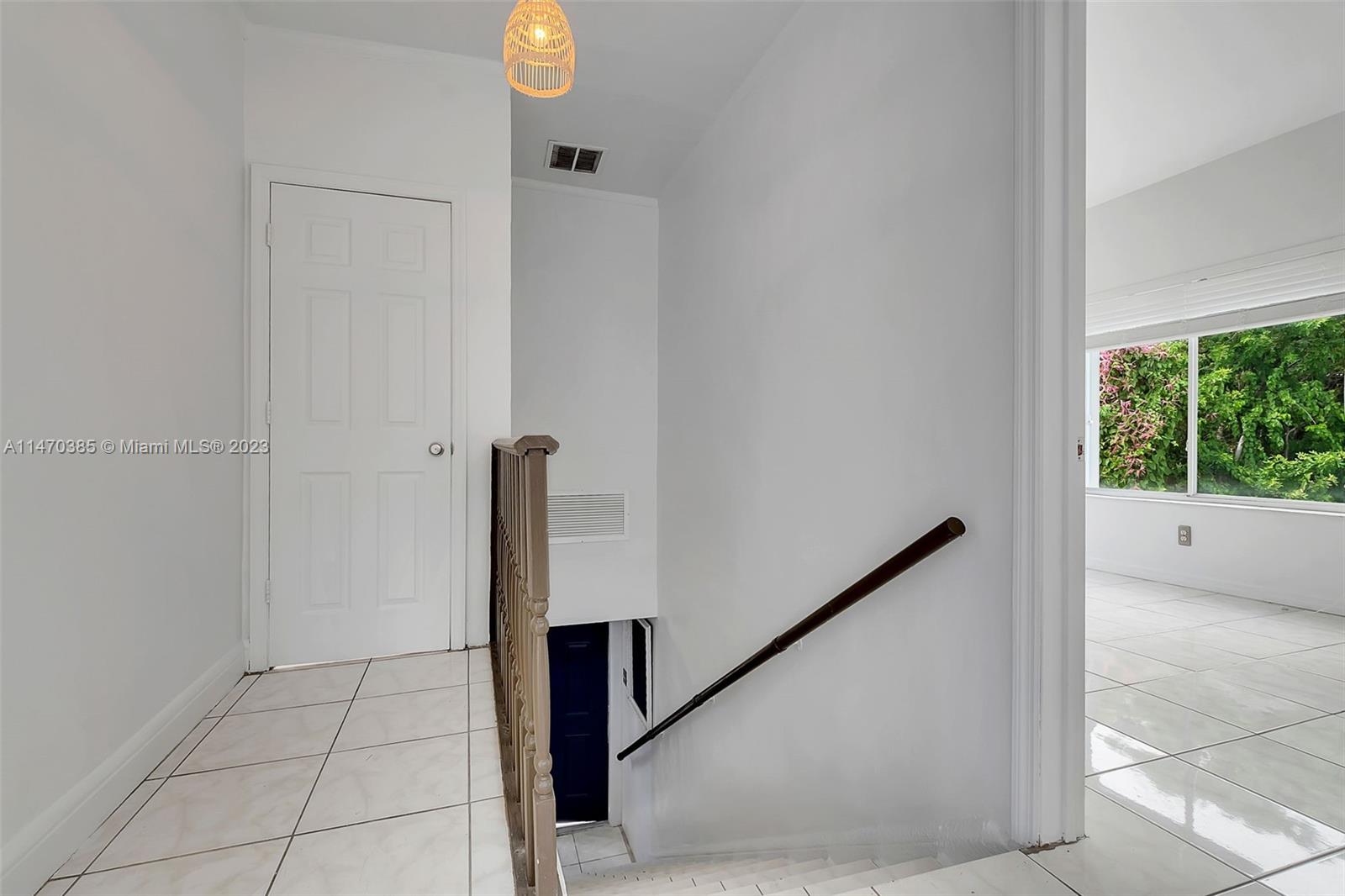 1953 SW 10th St Unit: Top