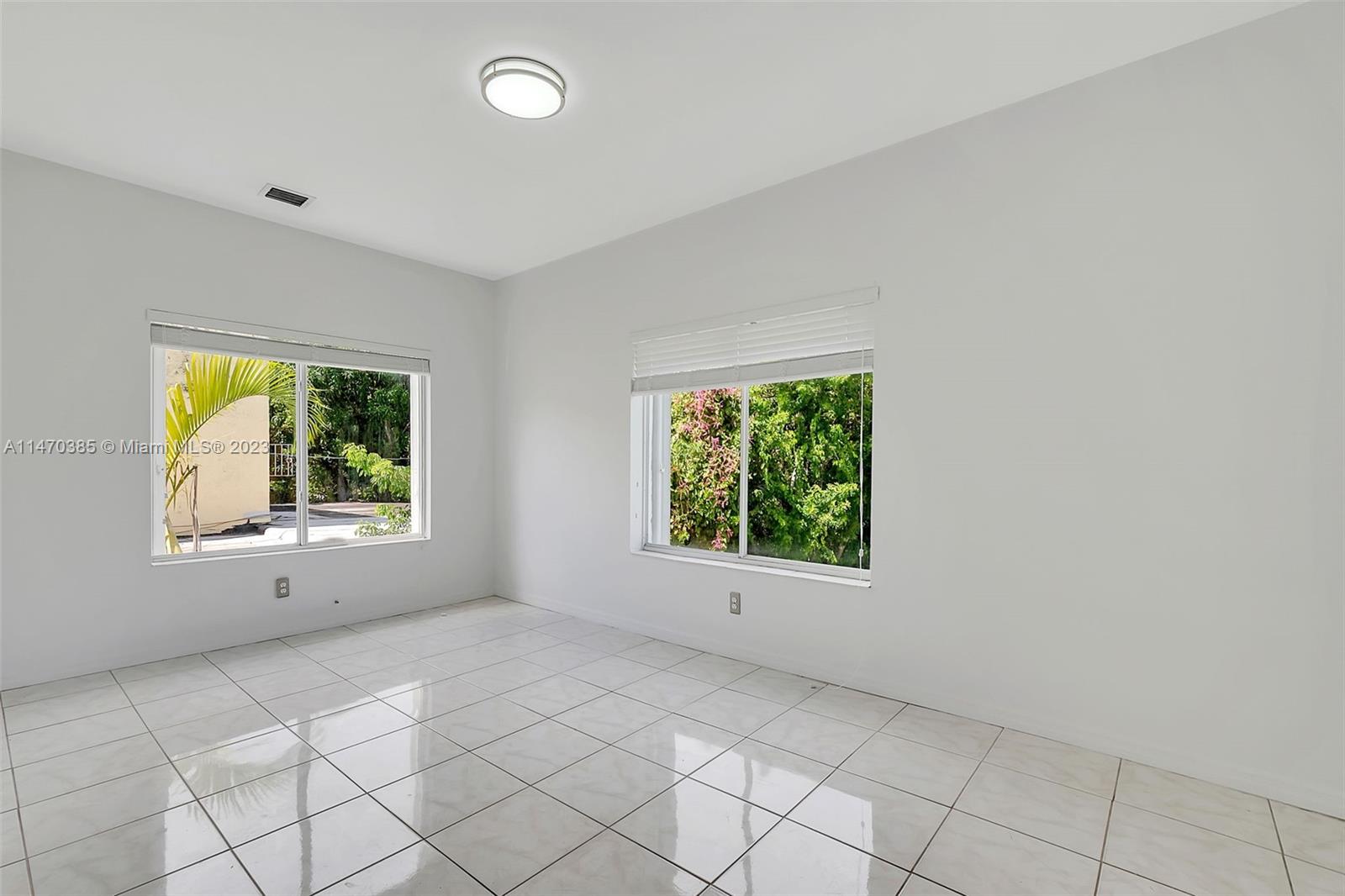 1953 SW 10th St Unit: Top