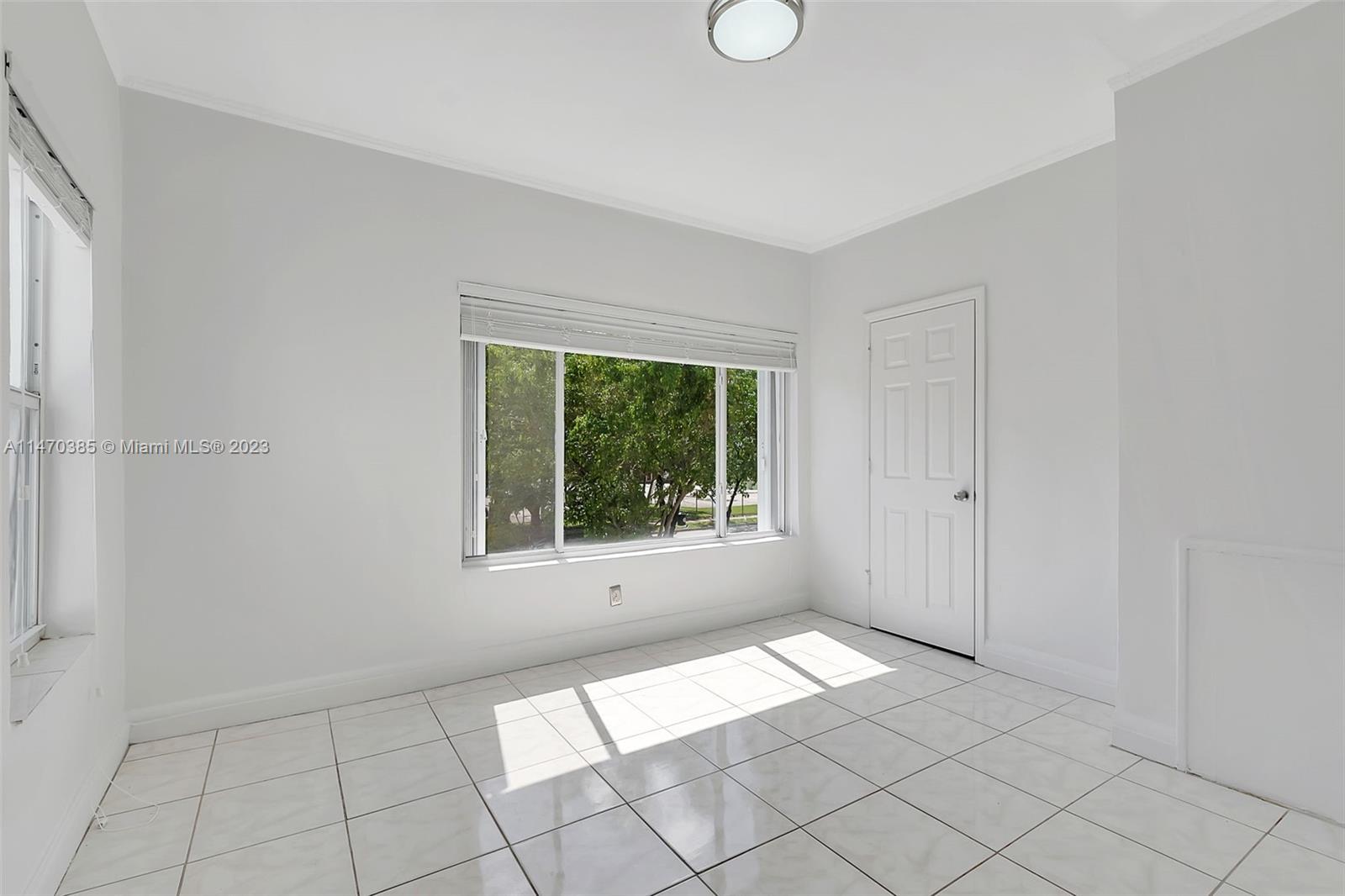 1953 SW 10th St Unit: Top
