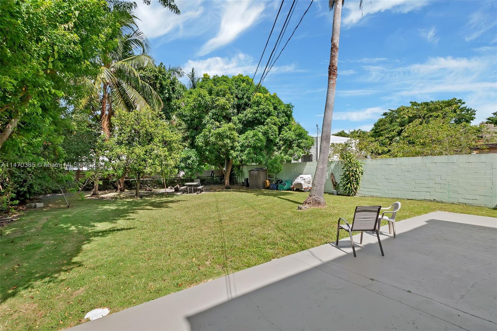 1953 SW 10th St Unit: Top