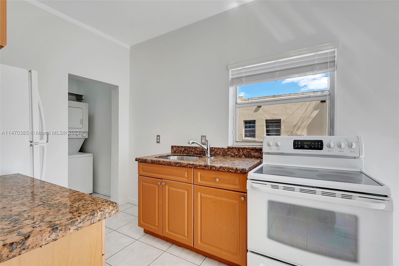 1953 SW 10th St Unit: Top