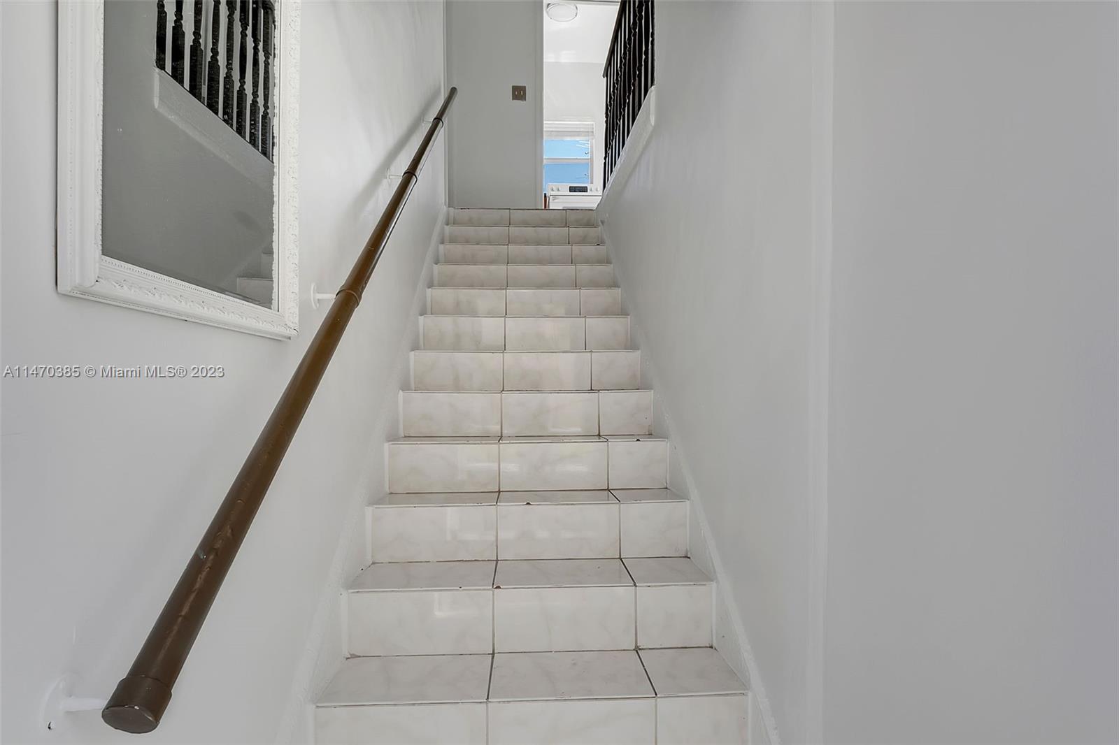 1953 SW 10th St Unit: Top