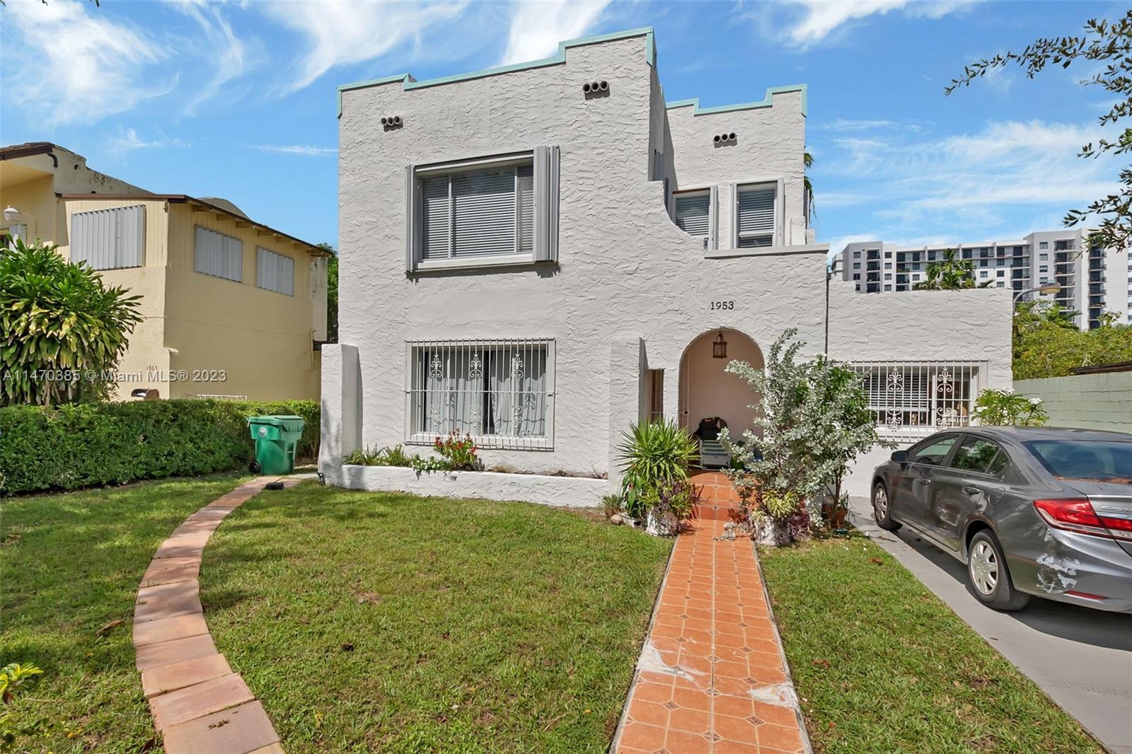 1953 SW 10th St Unit: Top